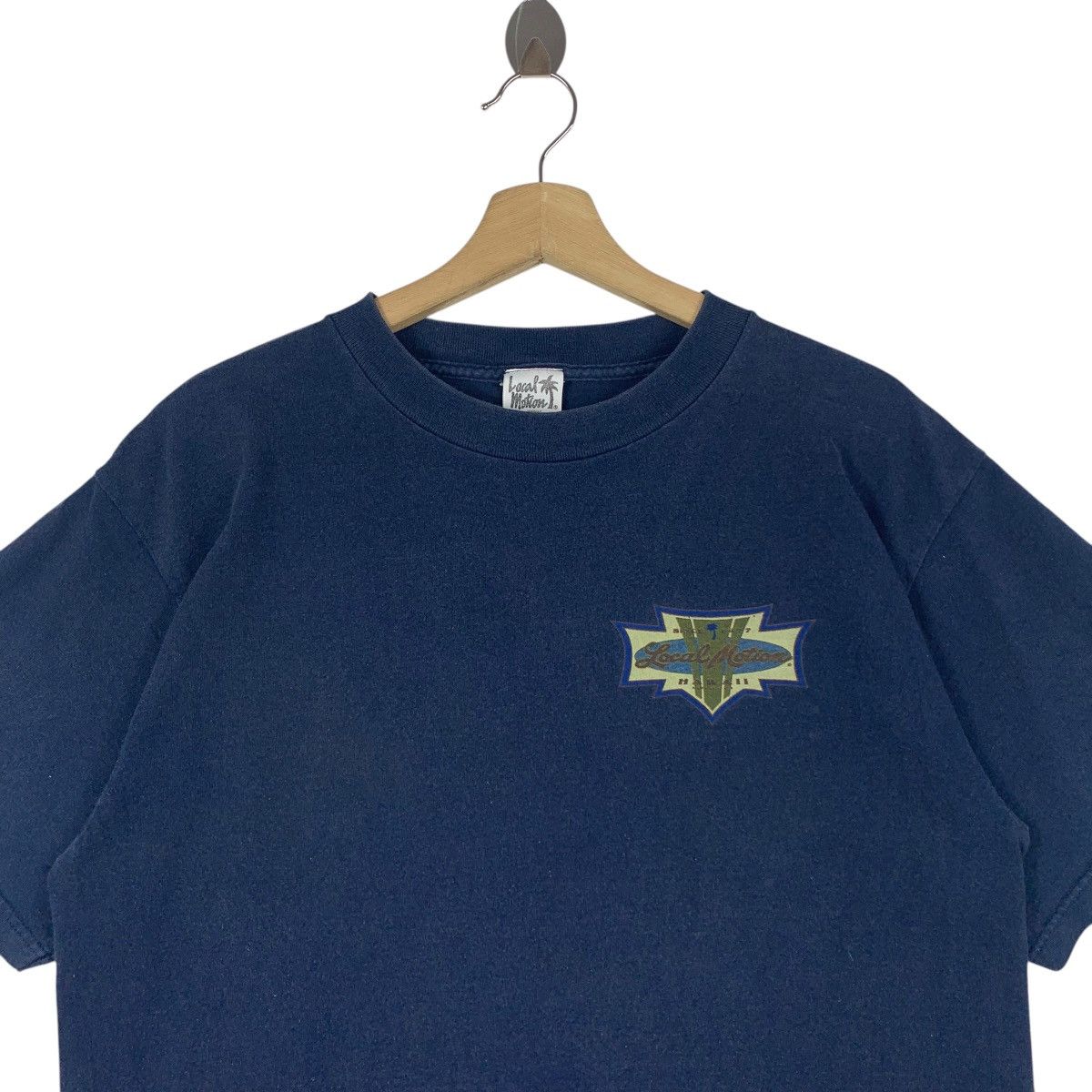 Vintage Vintage 90s LOCAL MOTION big logo Surfing tee Size US L / EU 52-54 / 3 - 3 Thumbnail