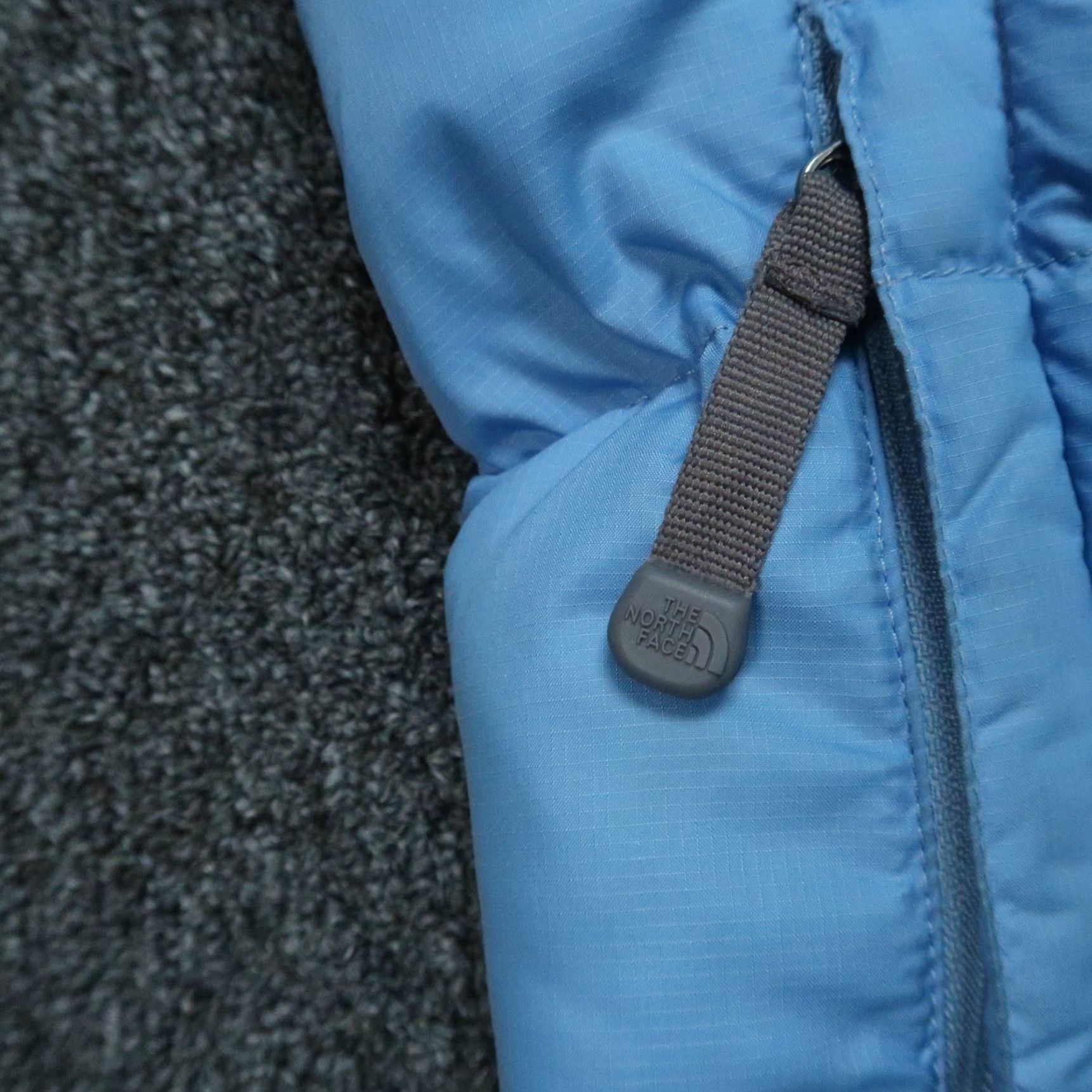 The North Face The North Face Vest Womens Medium Blue Nuptse 700 Down Full Zip Puffer Jacket Regular Insulated Lined Pocket Zipped Pockets Casual Winter Fall Spring Size M / US 6-8 / IT 42-44 - 5 Thumbnail
