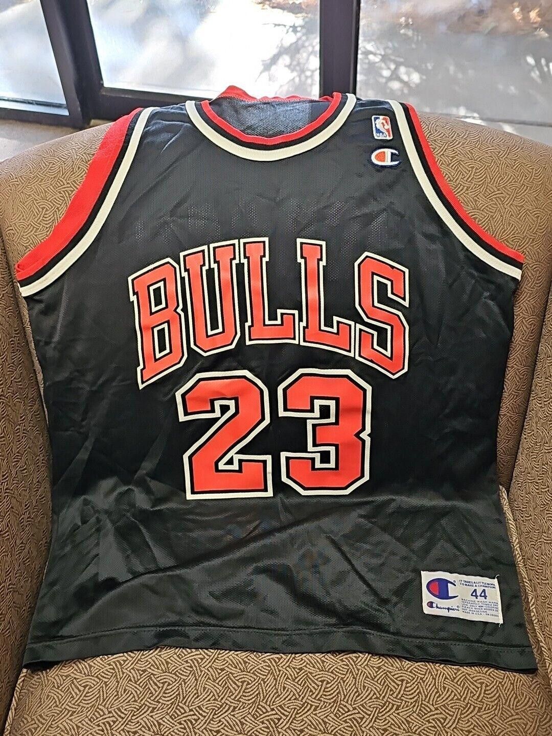 Champion Vintage Champion Michael Jordan Bulls NBA Size 44 Large Size ONE SIZE - 1 Thumbnail