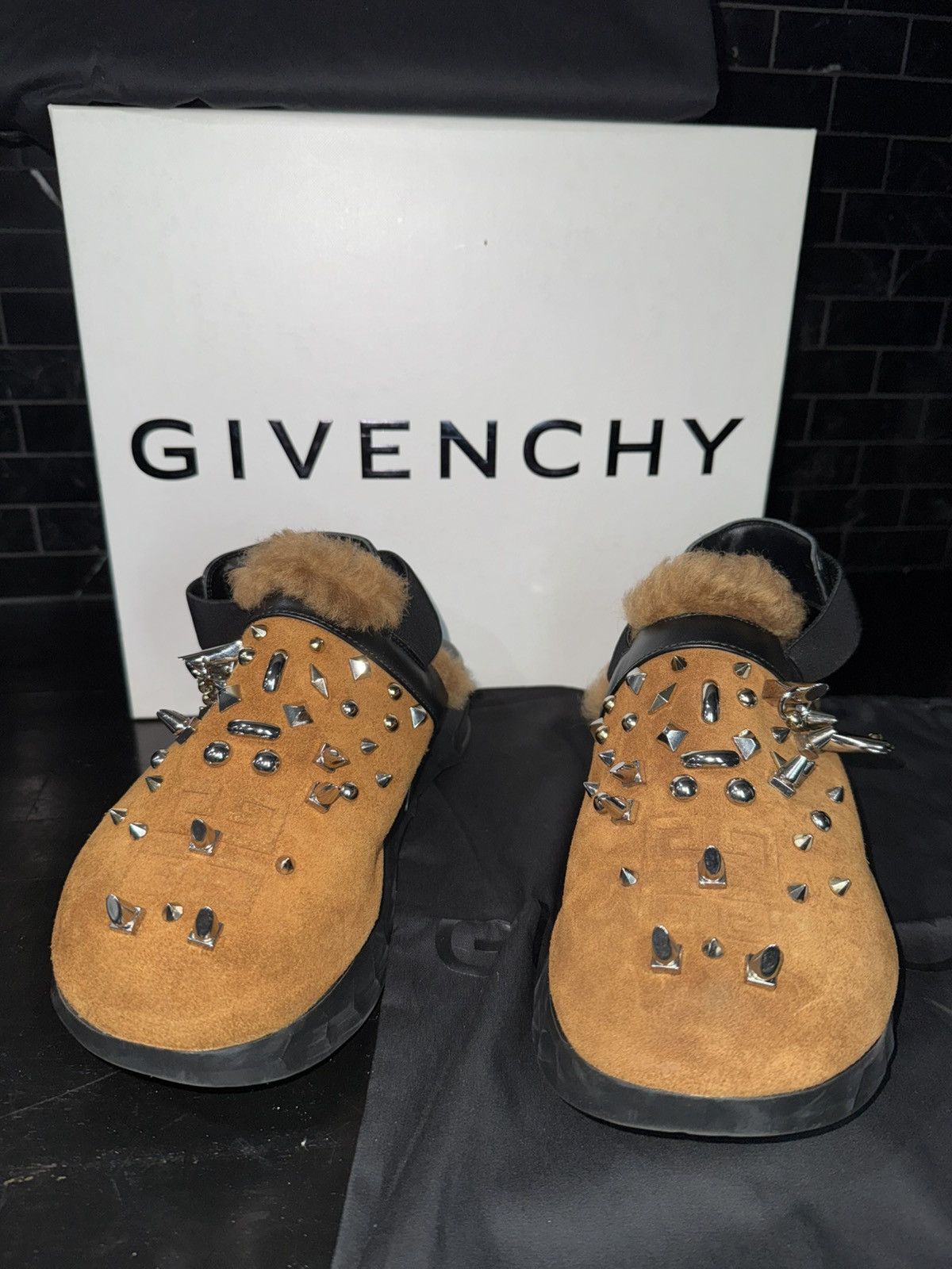 Givenchy Givenchy Marshmallow Studded clogs Size US 8 / EU 41 - 2 Thumbnail