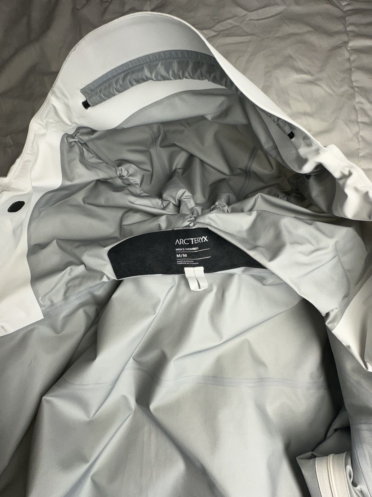 Arc'teryx Mens Arc’teryx Alpha SV (Whiteout) Size US M / EU 48-50 / 2 - 7 Thumbnail