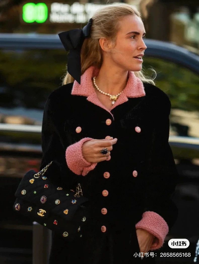 Chanel Chanel 22B pink collar black velvet mid-length jacket Size XS / US 0-2 / IT 36-38 - 8 Thumbnail