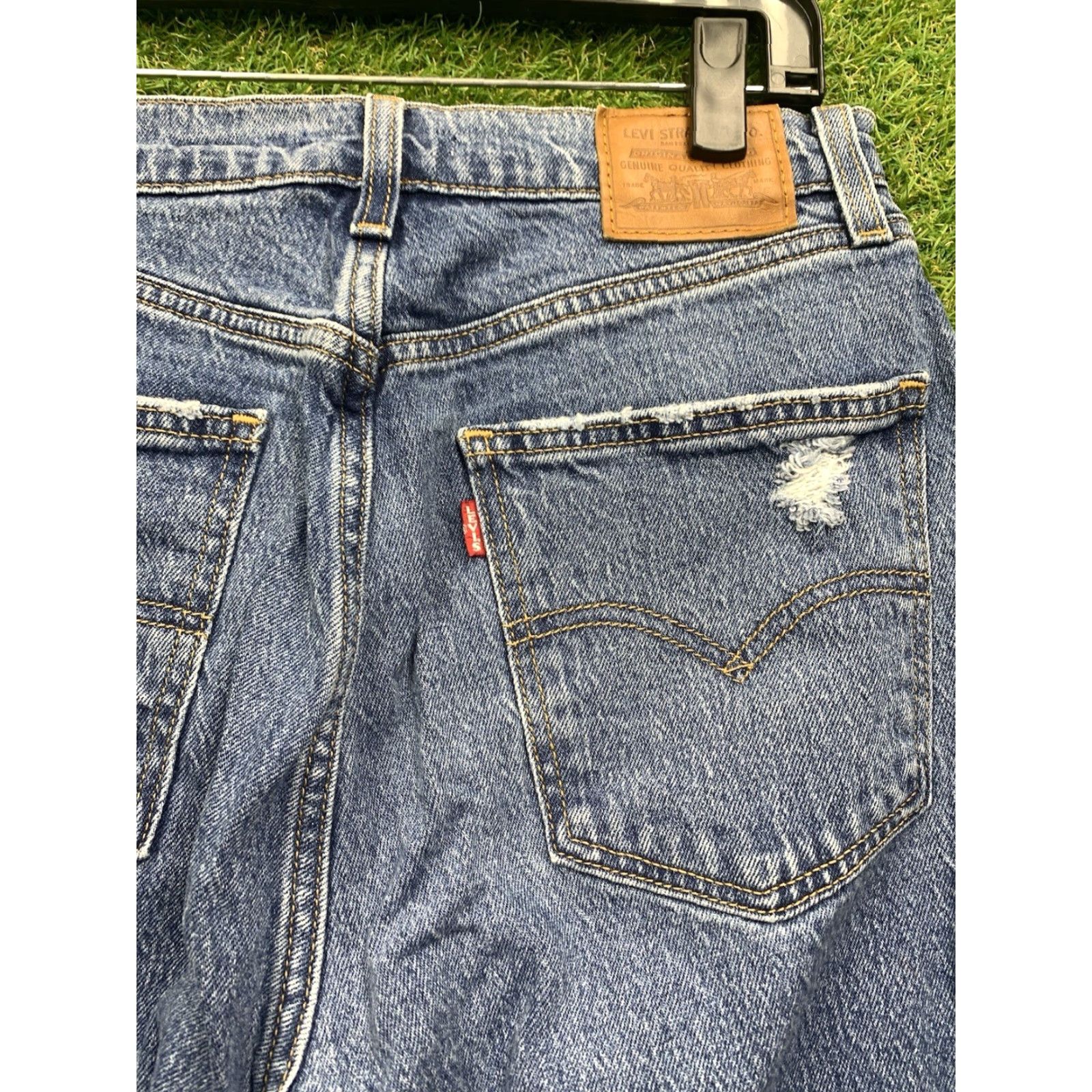 Levi's Levi's Jeans Womens 28 x28 High Rise Flare Classic Retro Medium Wash Bell Y2K Size 28" / US 6 / IT 42 - 6 Thumbnail