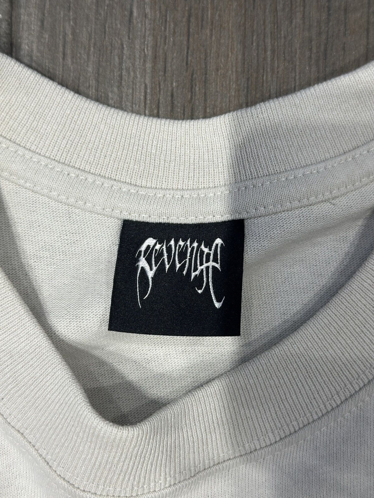 Revenge REVENGE ARCH LOGO CLAW CEMENT/RED TEE Size US S / EU 44-46 / 1 - 3 Thumbnail