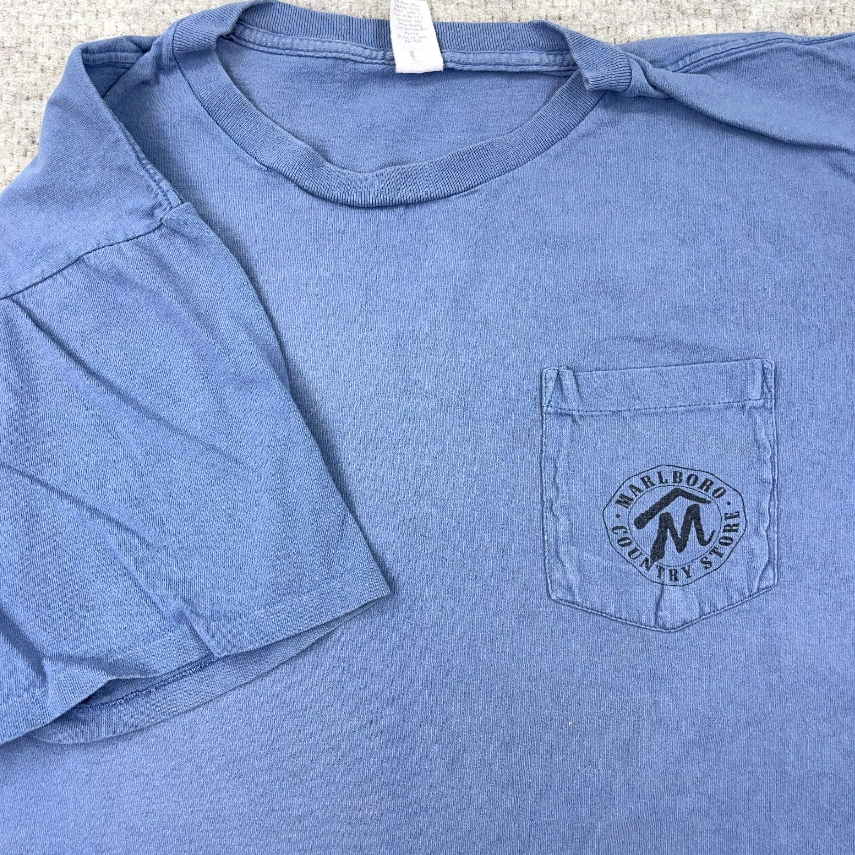 Marlboro VINTAGE Marlboro Shirt Men XL Blue 90s Pocket Tee Western Cowboys Grunge Logo Pockets Cotton Crew Neck Short Sleeve Men's XL Blue Size US XL / EU 56 / 4 - 4 Thumbnail