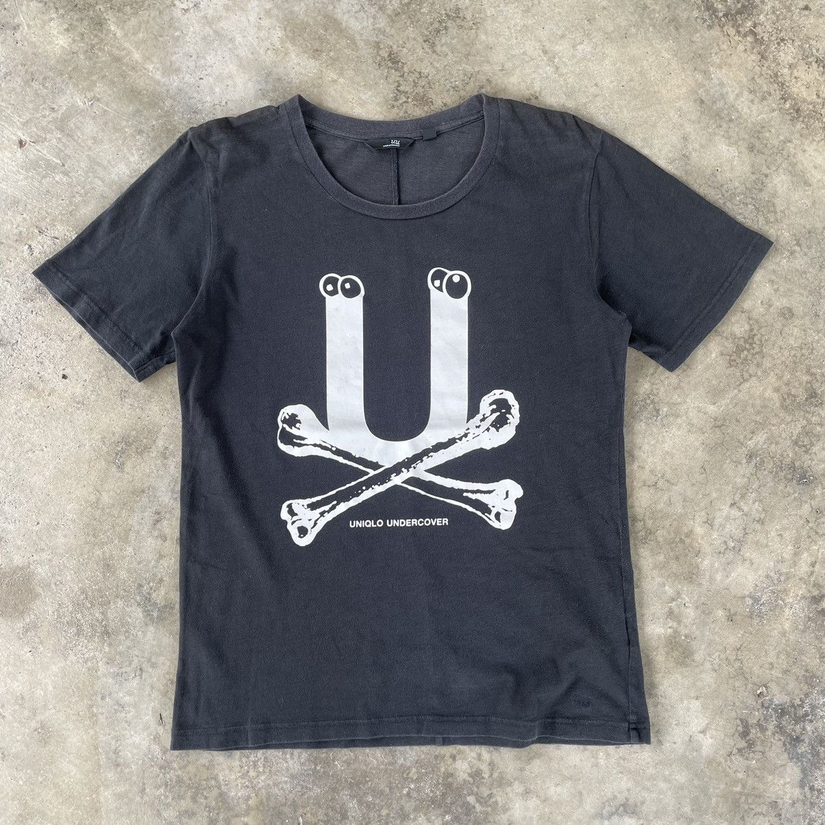 Japanese Brand × Jun Takahashi × Uniqlo 🔥🔥🇯🇵Uniqlo Undercover Jun Takashi Big Logo Bones Skull Tee Size US M / EU 48-50 / 2 - 1 Thumbnail