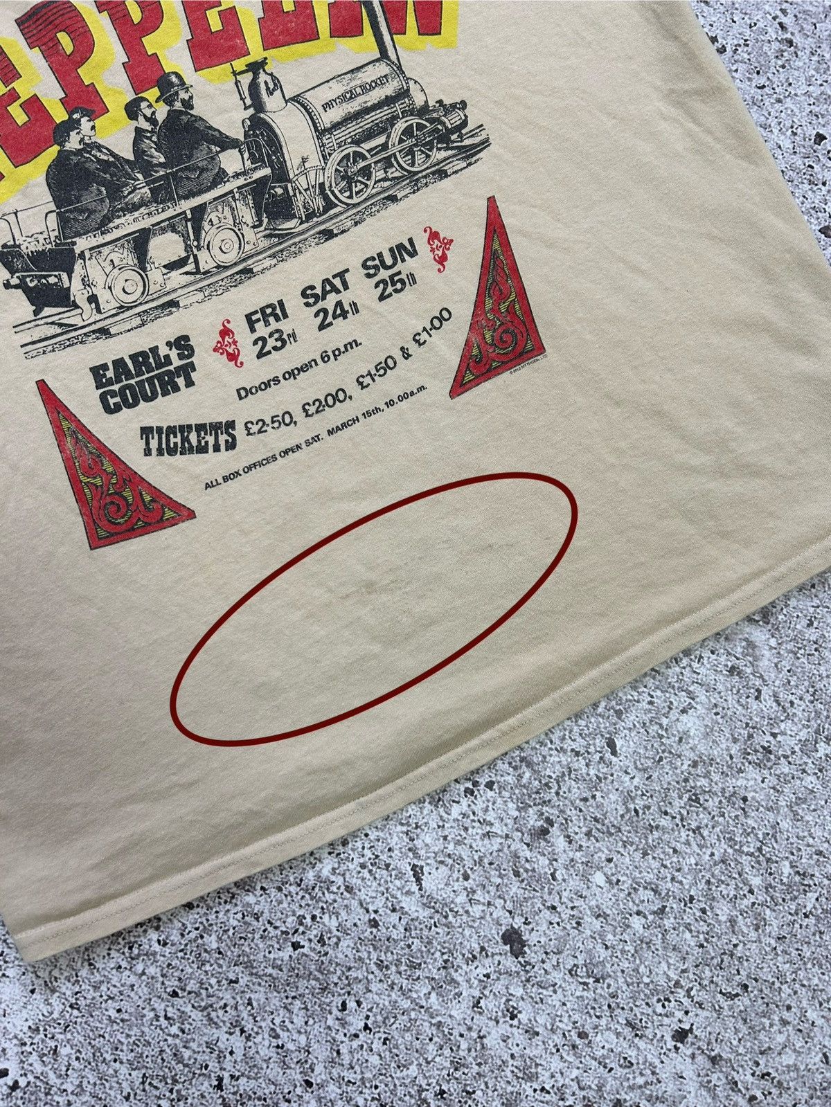 Band Tees × Vintage Vintage Led Zeppelin Physical Rocket Graffiti 2012 T-Shirt Size US XXL / EU 58 / 5 - 8 Thumbnail
