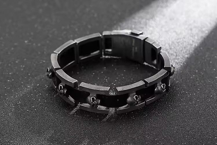 Jewelry Punk Gothic Skull Head Massive Bracelet Size ONE SIZE - 3 Thumbnail