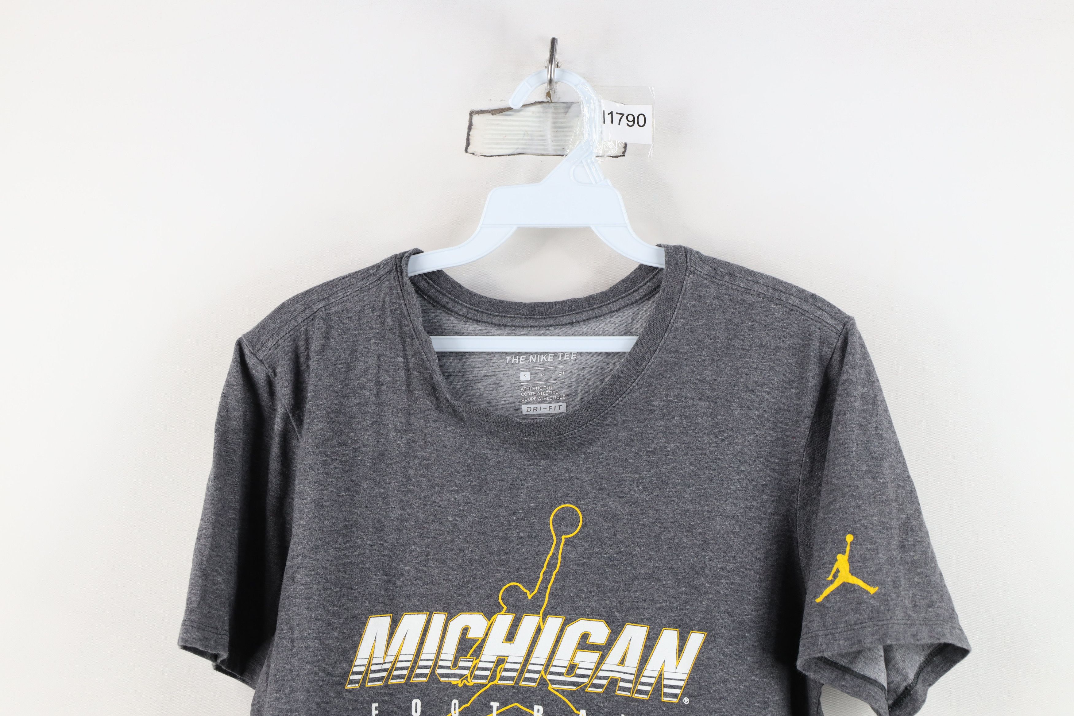 Nike Nike Air Jordan University of Michigan Basketball T-Shirt Size US S / EU 44-46 / 1 - 2 Thumbnail