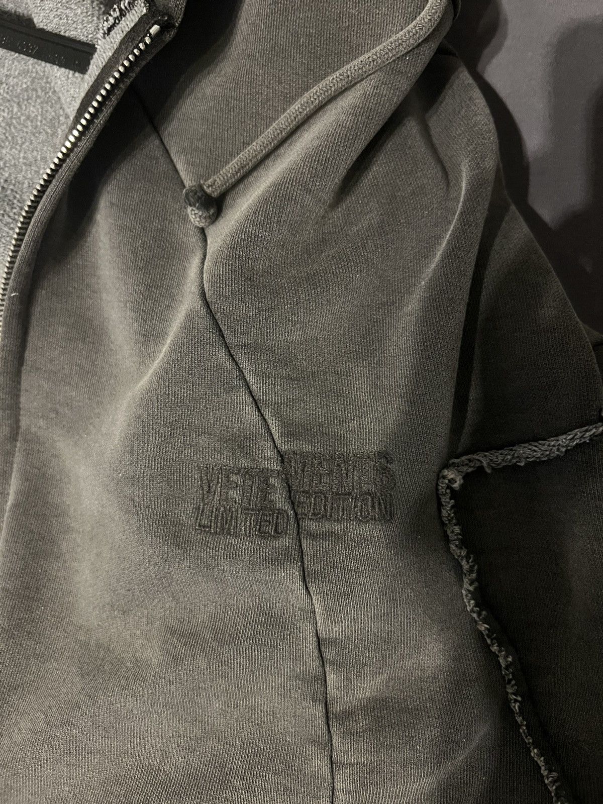Vetements VETEMENTS Black Raw Edge Hoodie Size S Size US S / EU 44-46 / 1 - 5 Thumbnail