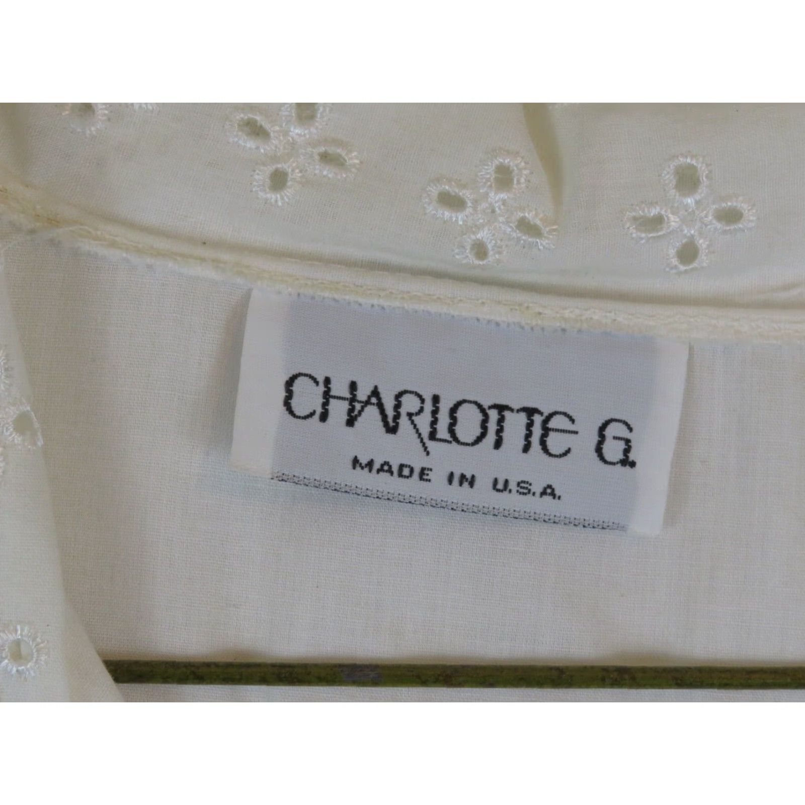 Vintage VINTAGE Charlotte G Shirt 1X White Womens 1X Blouse 50s, 60s, 70s Casual Button Collared Sleeve-less Breathable Vintage Christmas Size XL / US 12-14 / IT 48-50 - 4 Thumbnail