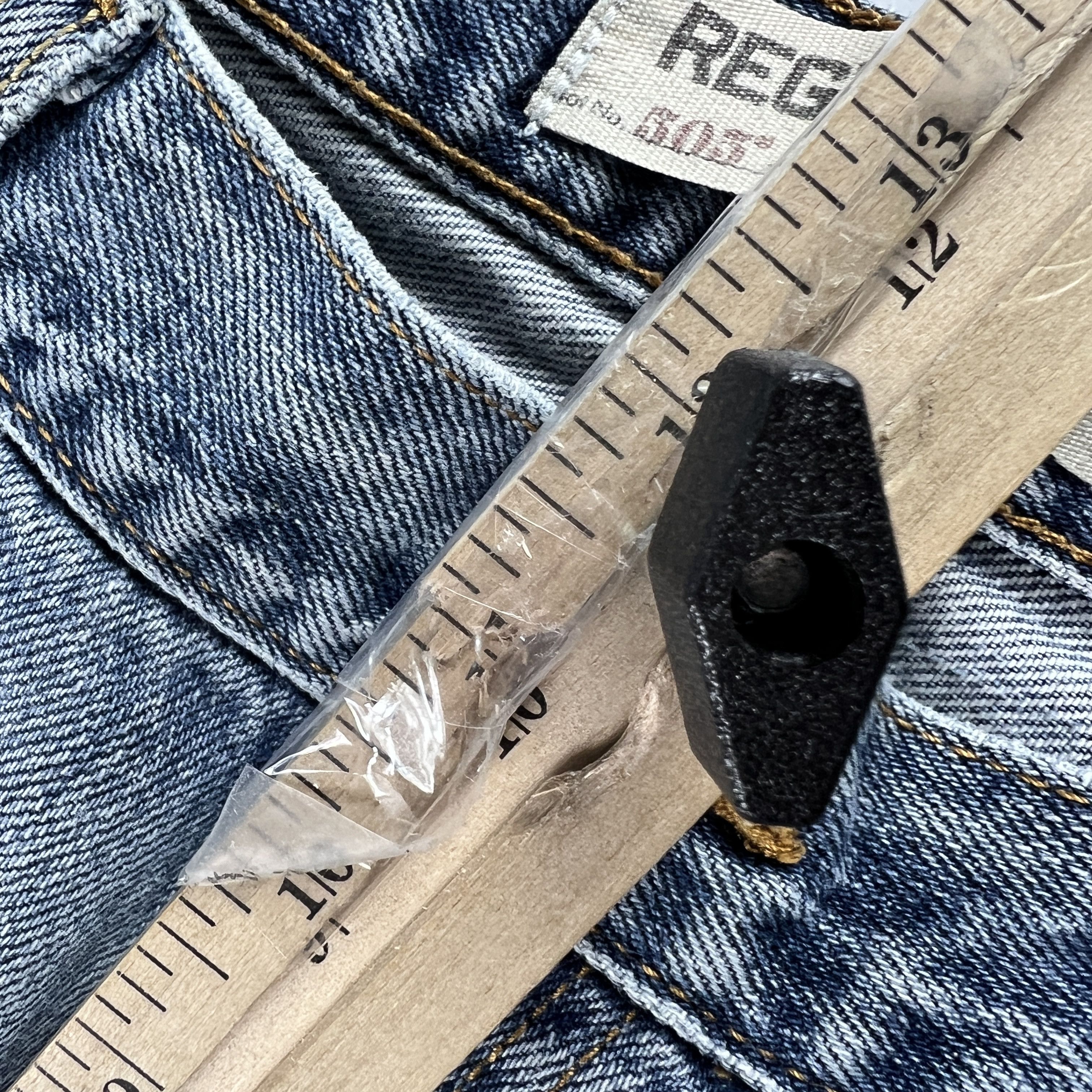 Levi's × Vintage Y2K Levi's Jean Shorts 505 Faded Cut Off Cotton Denim Jorts Size US 35 - 19 Thumbnail
