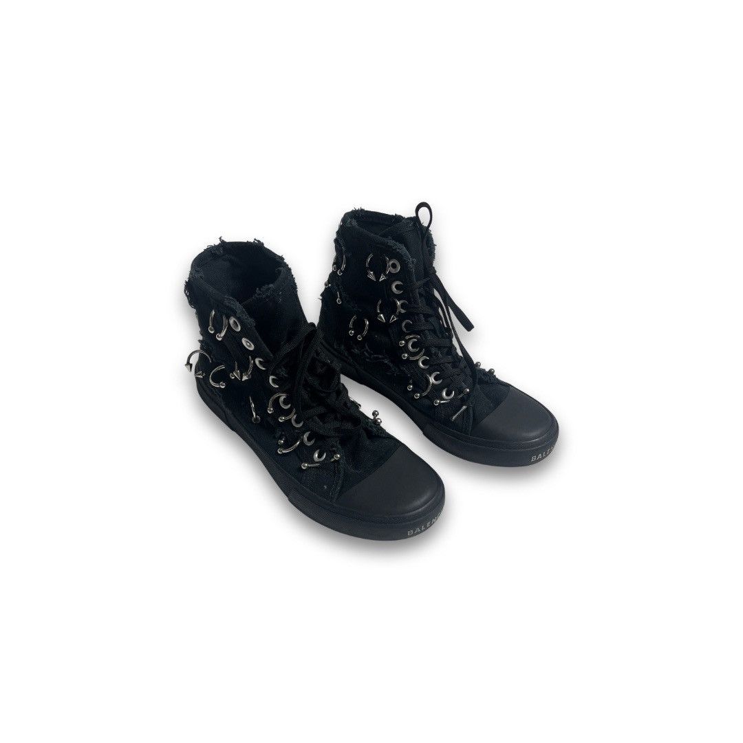 Balenciaga Balenciaga Paris Pierced Sneakers Size US 8.5 / EU 41-42 - 1 Thumbnail