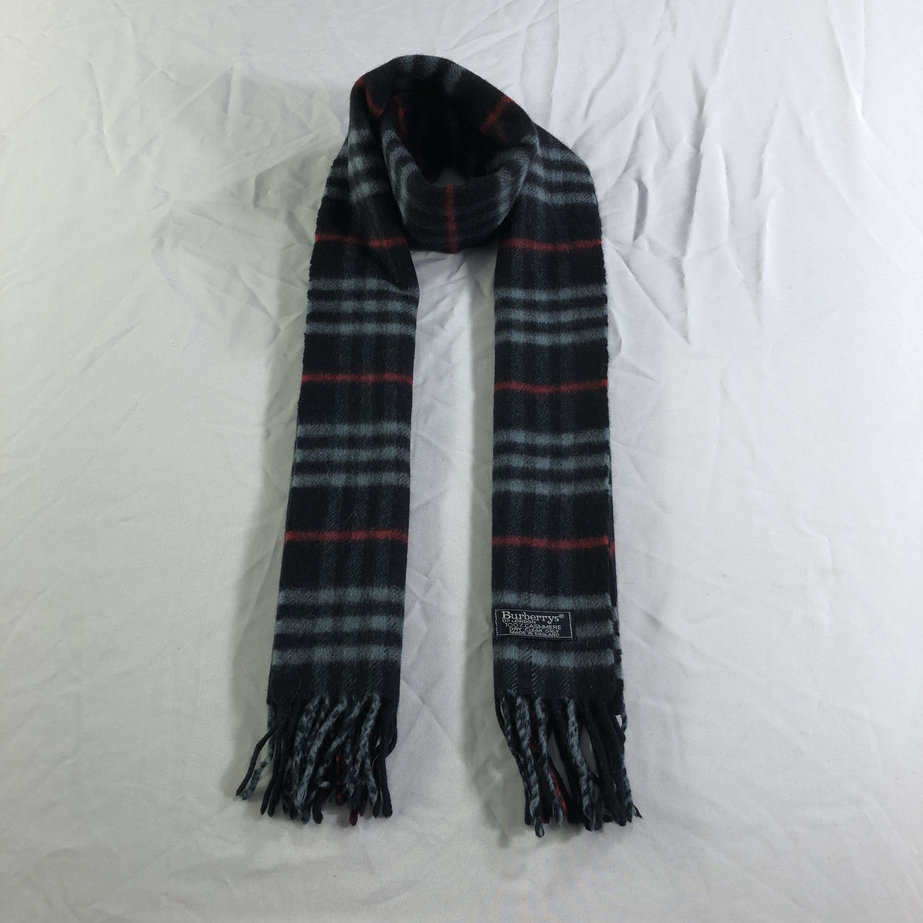 Burberry Burberrys Nova Check Cashmere Scarf Muffler Neckwear V2252 Size ONE SIZE - 1 Thumbnail