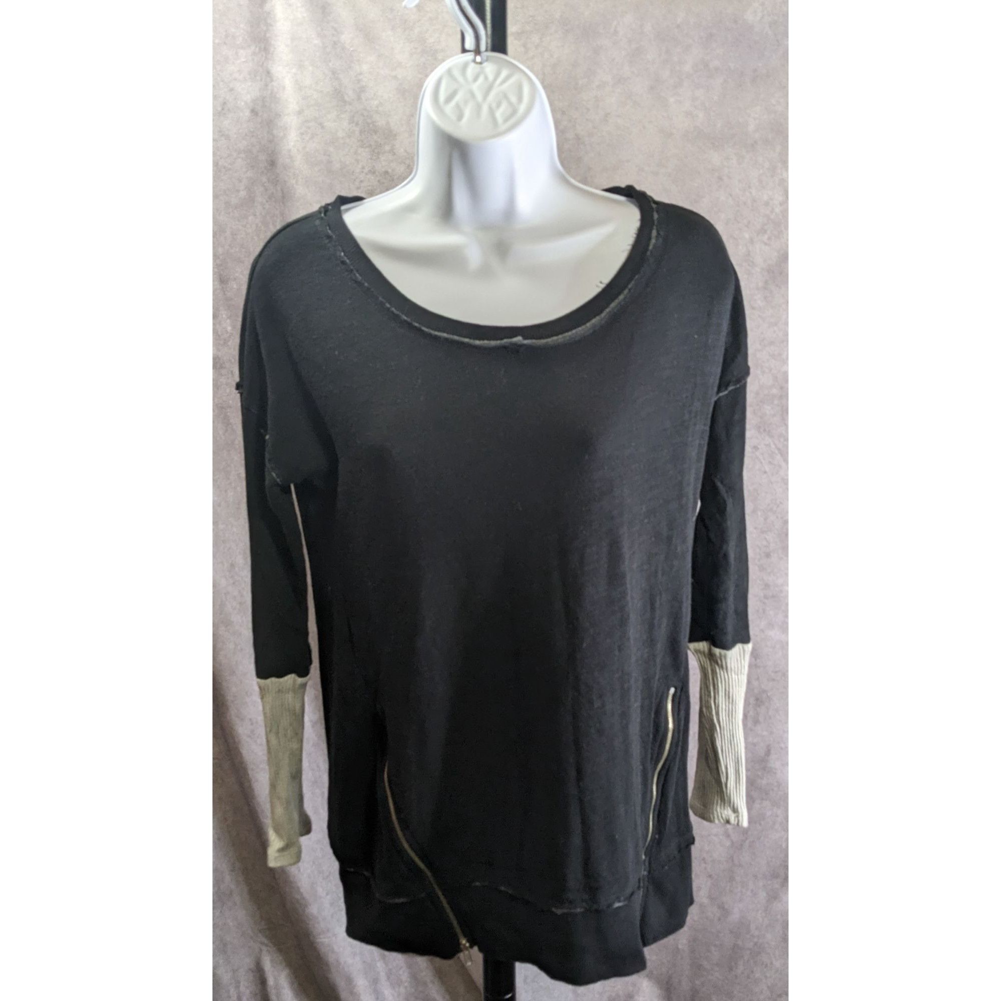 Other Americanable Black Grunge Top With Distressed Hem & Grey Rib Size S / US 4 / IT 40 - 1 Thumbnail