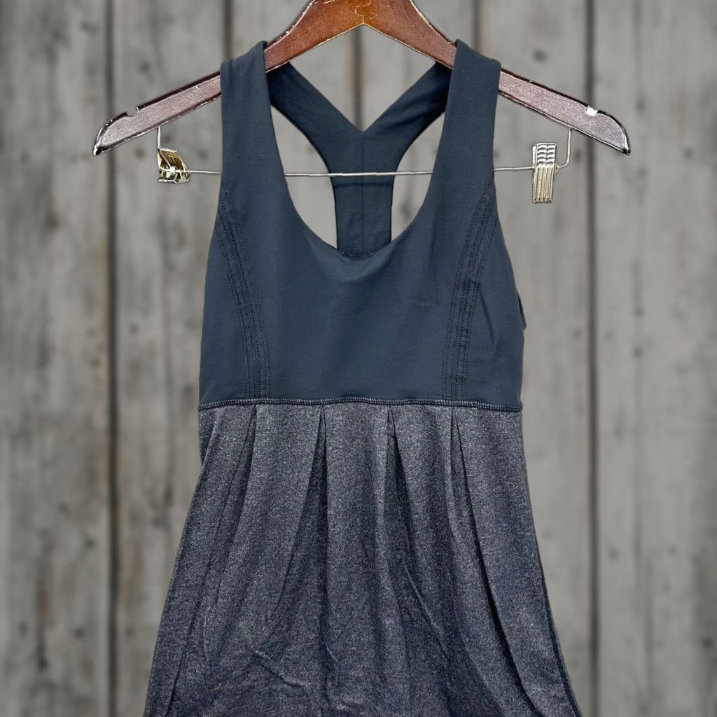 Lululemon Lululemon Swiftly Tech Tank Women 4 Black Gray Built in Bra Athletic T-Back Size S / US 4 / IT 40 - 1 Thumbnail