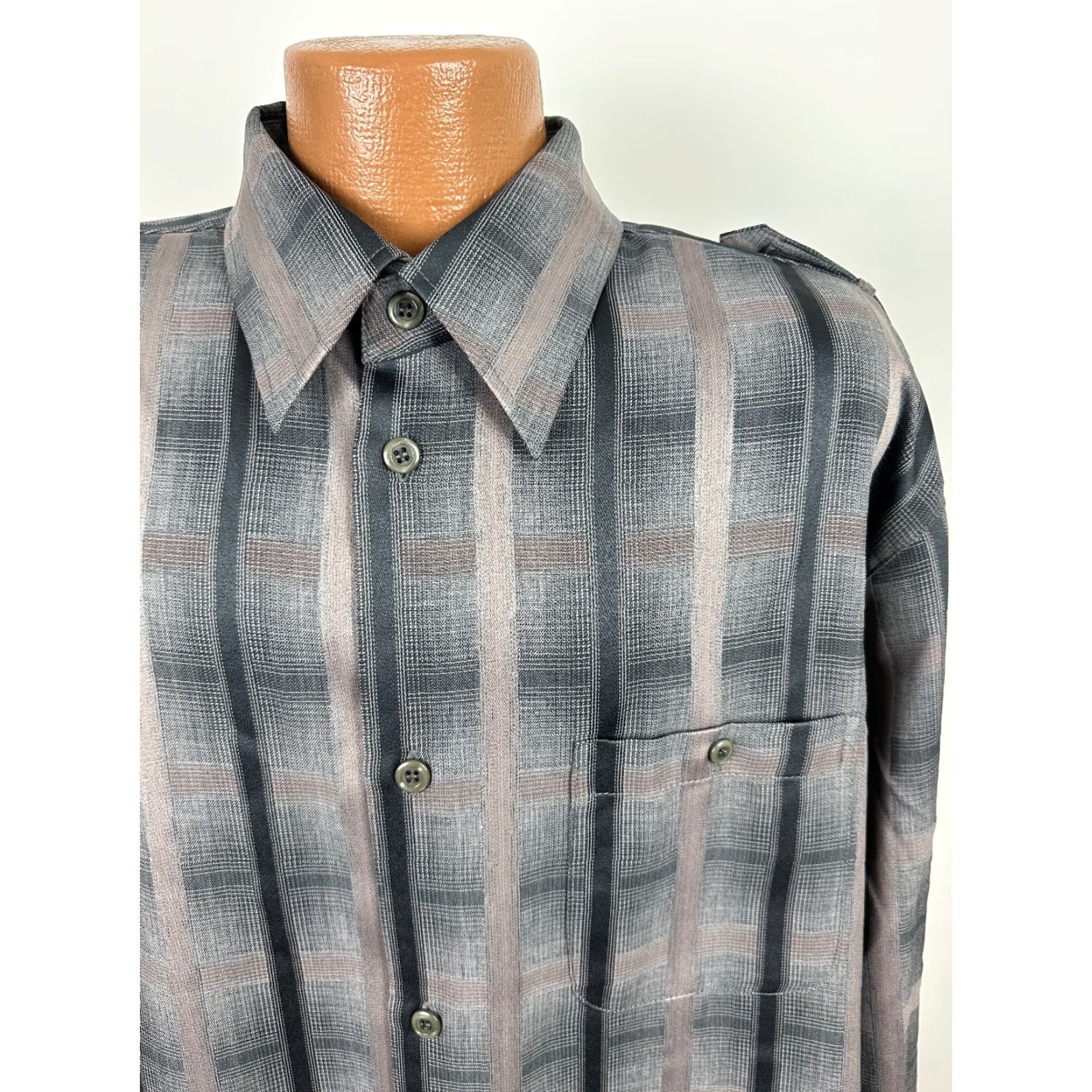 Vintage VINTAGE 90s PRONTI Shirt Men 2XL Button-Up Plaid Polyester Shadow Gray 27" Pit to Pit Pockets 32.5" Collared Sleeve Long Mens Size US XXL / EU 58 / 5 - 2 Thumbnail