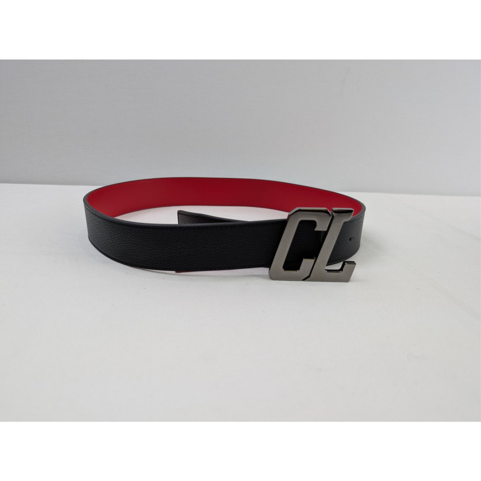 o1rshd1 Size: 85 / leather CL Logo belt in black