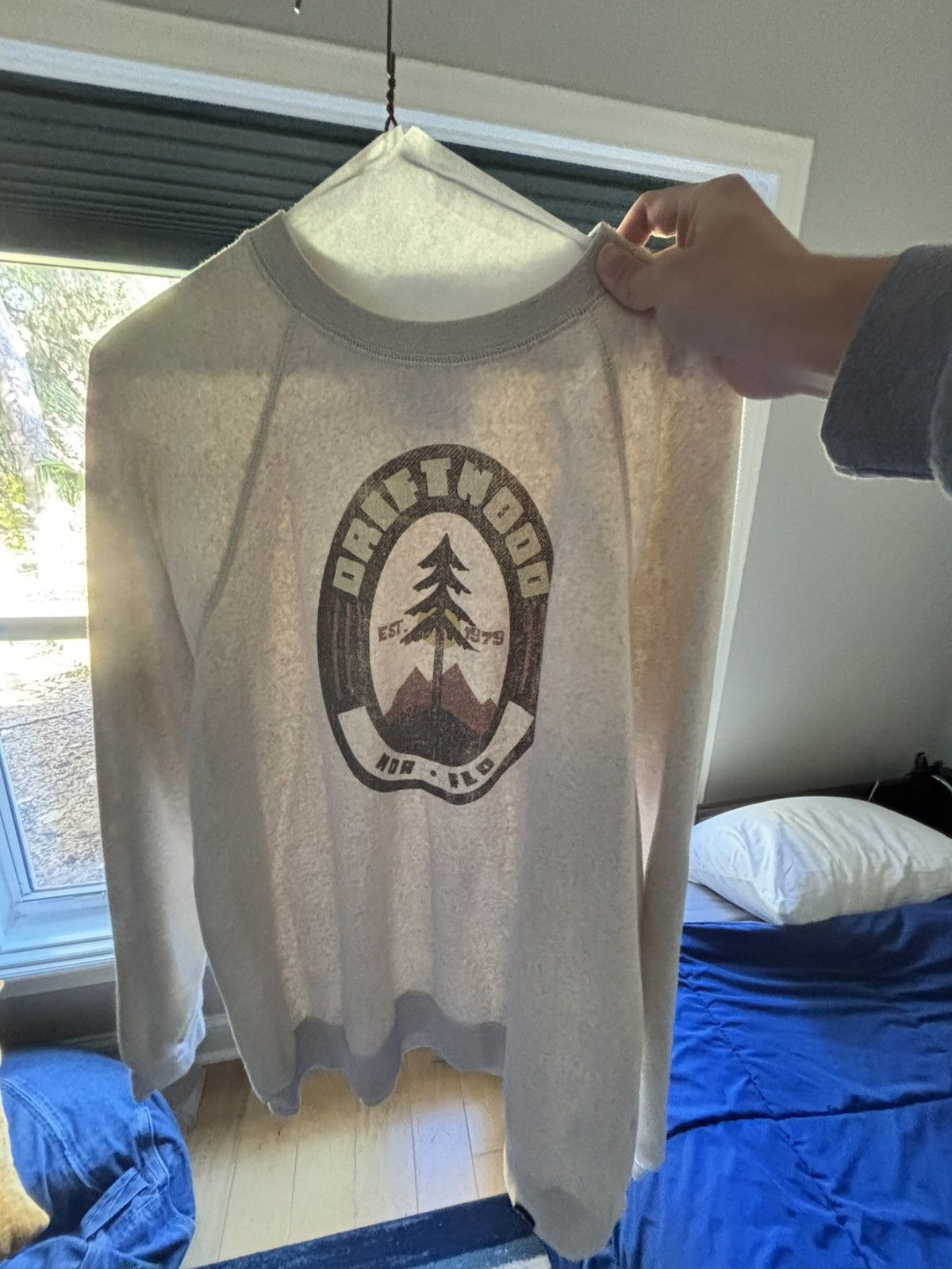 Other Light gray vintage crewneck Size US L / EU 52-54 / 3 - 4 Thumbnail