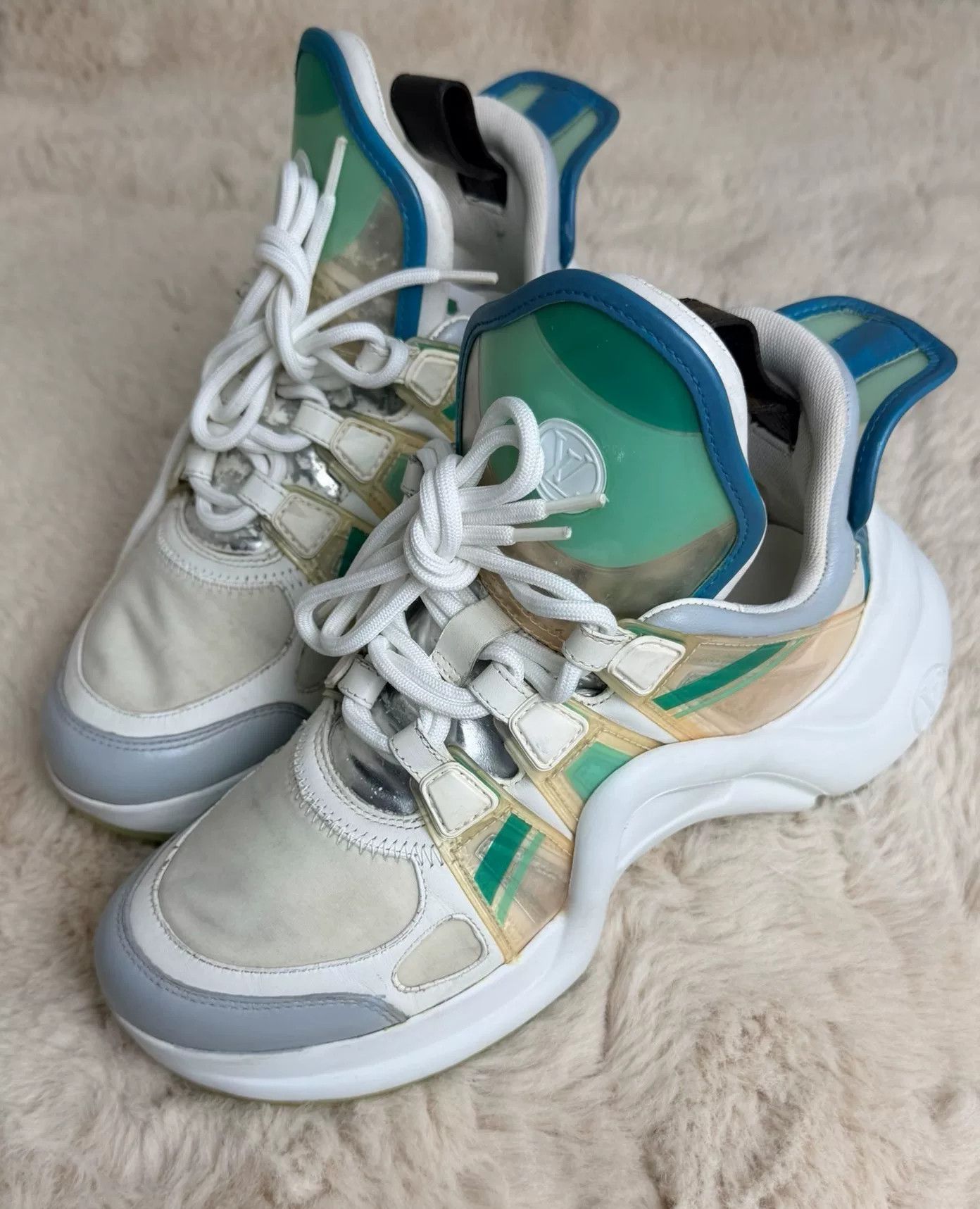 Louis Vuitton Louis Vuitton Green Hitop Sneakers us_6 Women Size US 6 / IT 36 - 1 Thumbnail