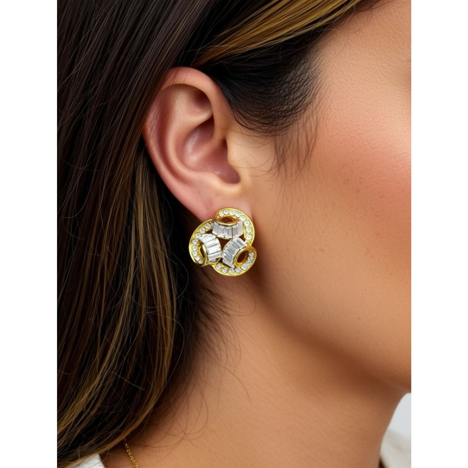 Other Vintage Dusey Rhinestone Earrings Gold Tone 16 g Size ONE SIZE - 1 Thumbnail