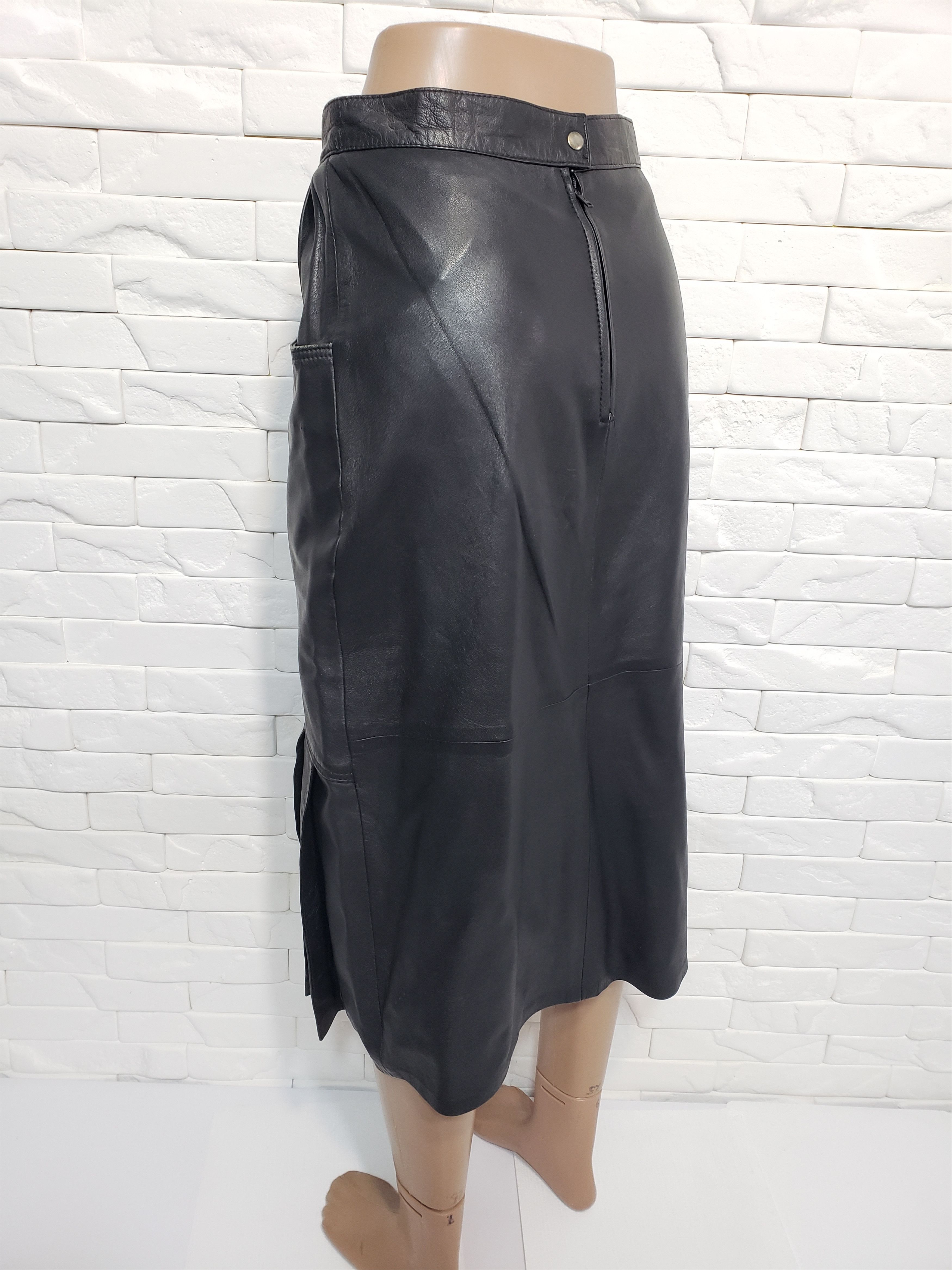 Genuine Leather Black leather skirt. Size 27" / US 4 / IT 40 - 6 Thumbnail