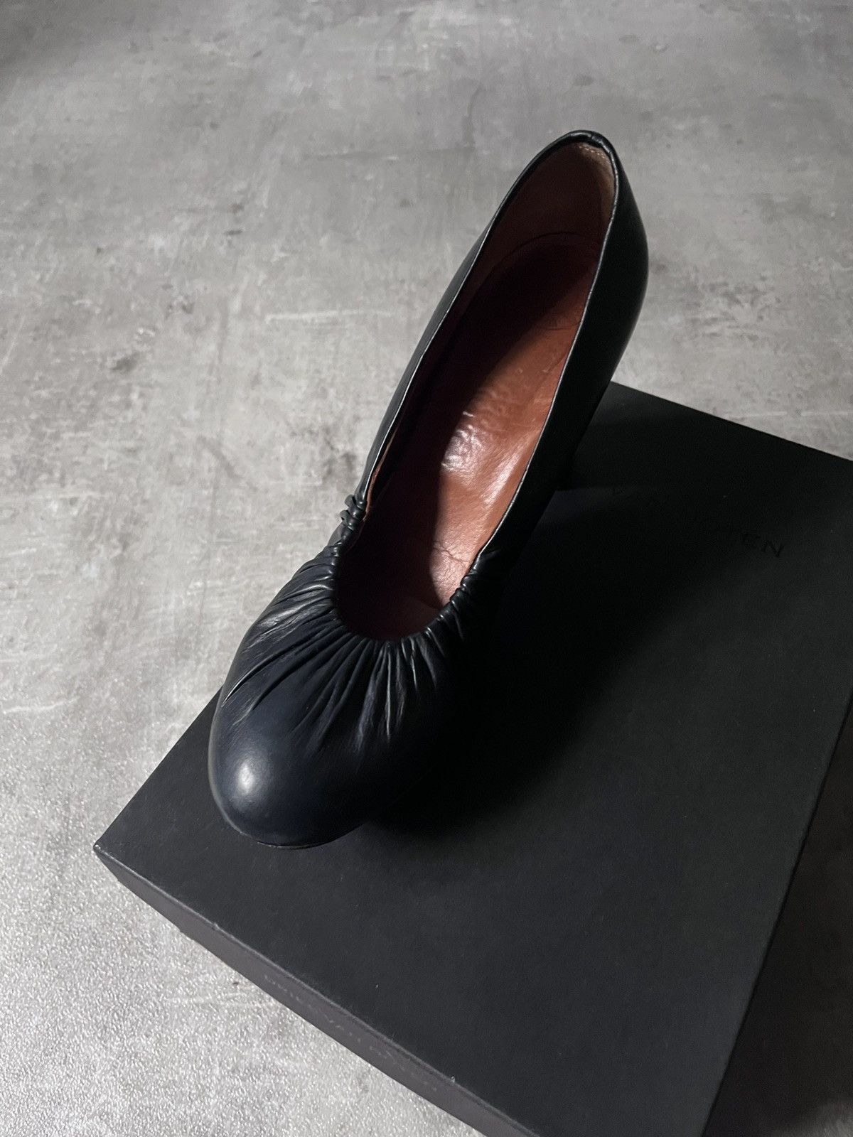 Dries Van Noten Dries Van Noten leather Gathered heels dark navy Size US 8.5 / IT 38.5 - 10 Thumbnail