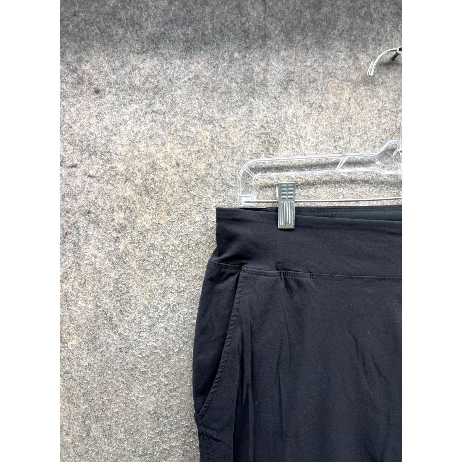 Mountain Hardwear Mountain Hardwear Pants Womens L Black Ankle Hiking Zip Pocket Stretch Size 36" / US 14 / IT 50 - 7 Thumbnail