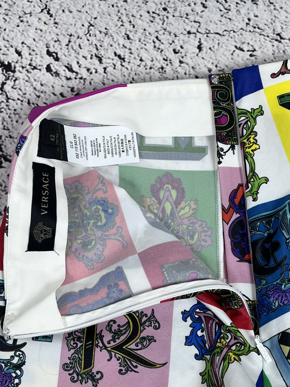 Versace Vintage Versace Logo AOP Monogrammed Leggings Pants size 42 Size 28" / US 6 / IT 42 - 10 Thumbnail