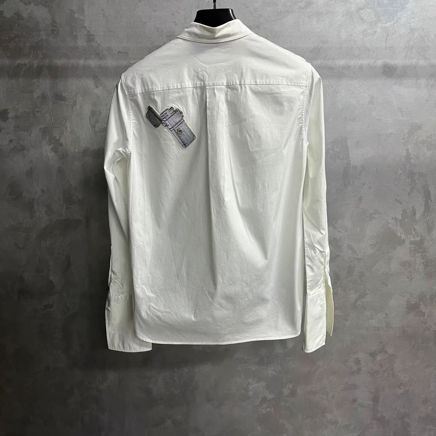 Louis Vuitton Louis Vuitton white collared longsleeve shirt 36 Size XS / US 0-2 / IT 36-38 - 2 Thumbnail
