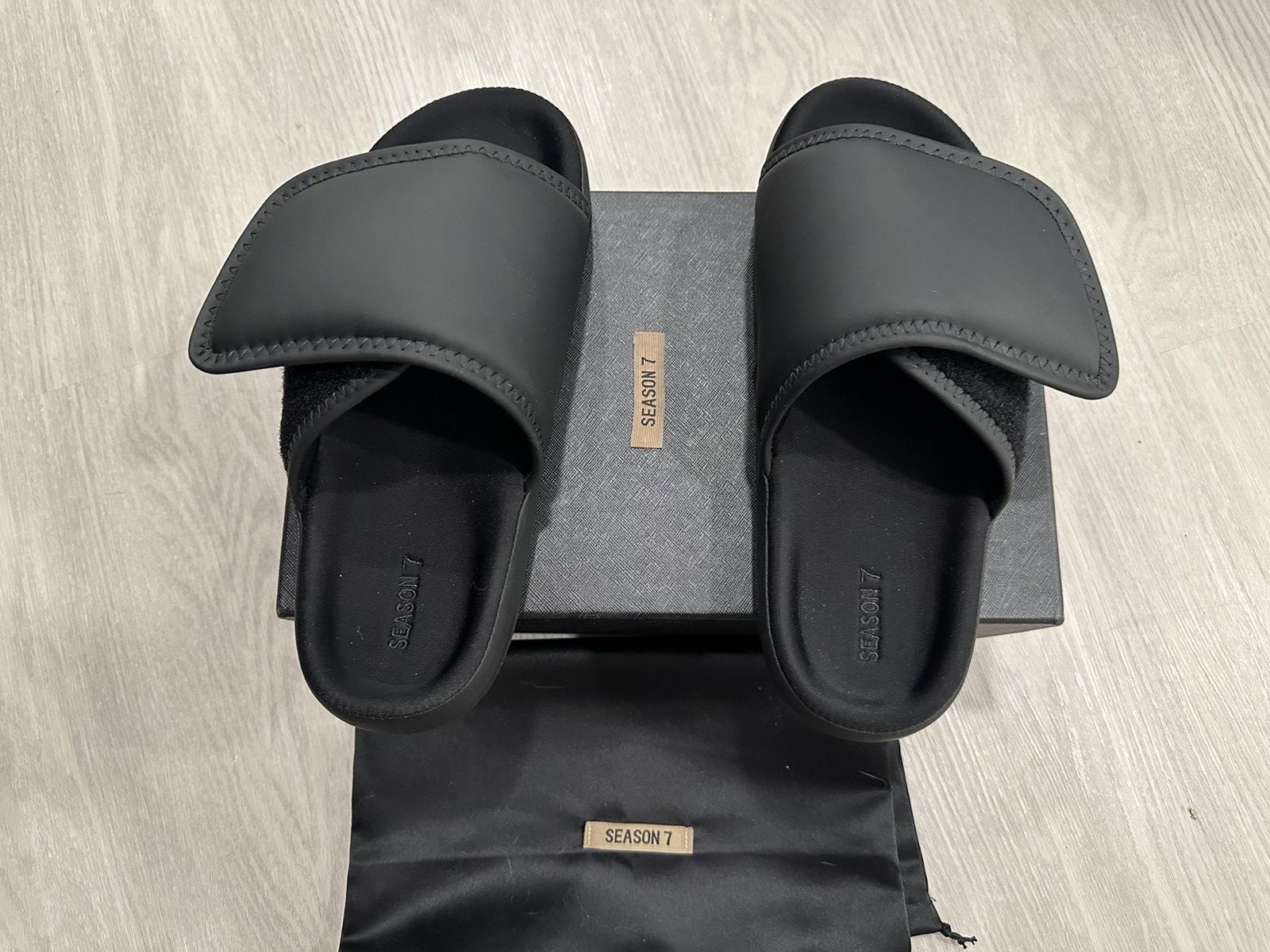 Pre-owned Yeezy Season Yeezy Slides Season 7 In Black