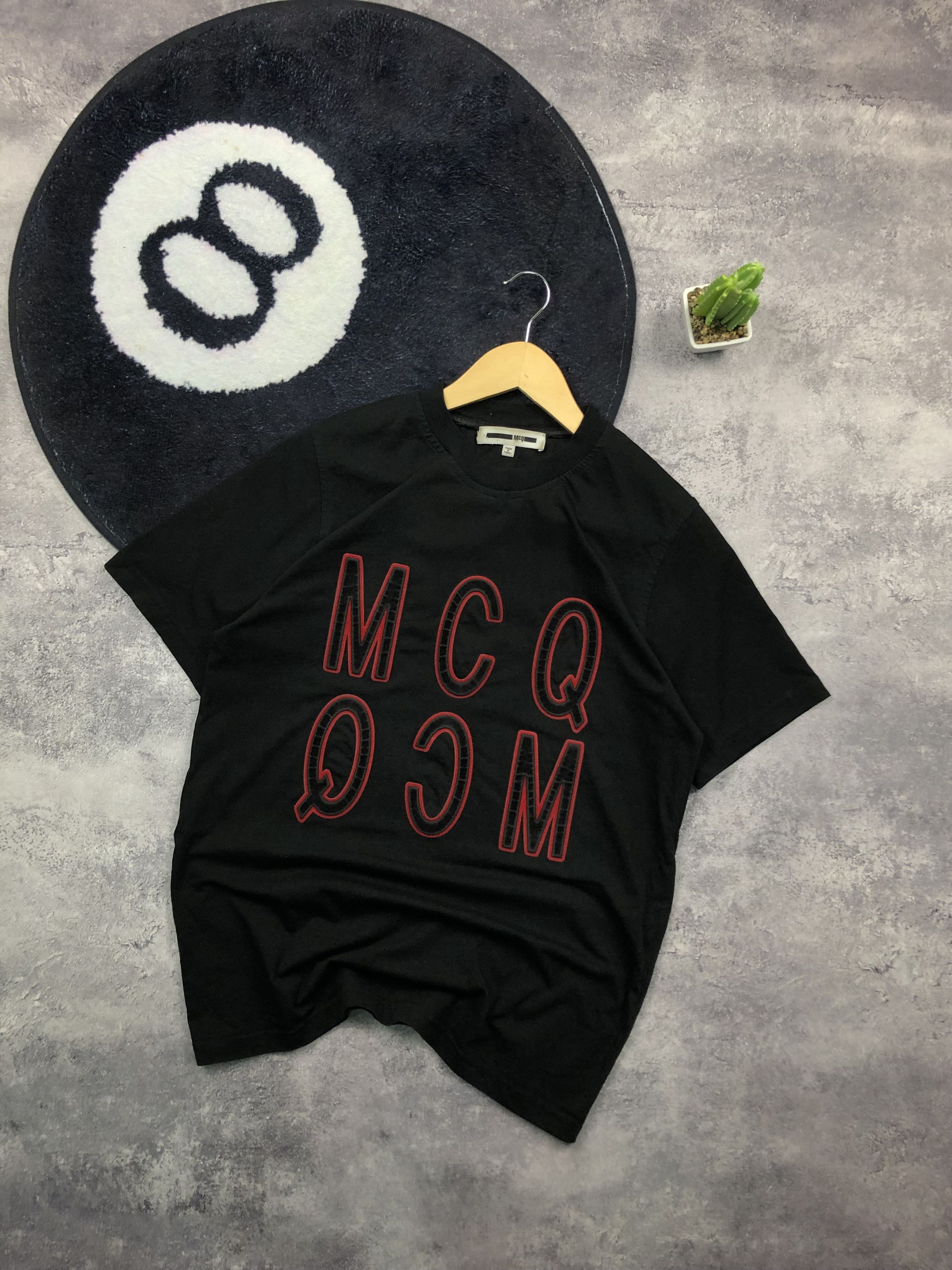 Alexander McQueen ALEXANDER MCQUEEN Big Logo MCQ Streetwear Hype Tshirt S Size Size US S / EU 44-46 / 1 - 1 Thumbnail