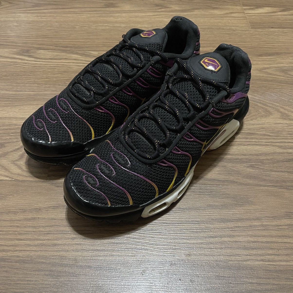 Nike Nike Air Max Plus Black Berry Gold Lakers Size US 11.5 / EU 44-45 - 3 Thumbnail