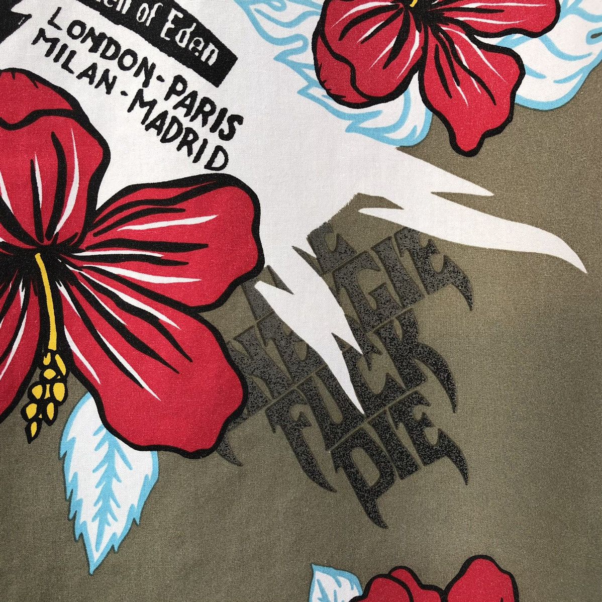 Energie Energie Gold hibiscus🌺 Rock&Roll Wold Tour 1983 Short Sleeve Size US M / EU 48-50 / 2 - 5 Thumbnail