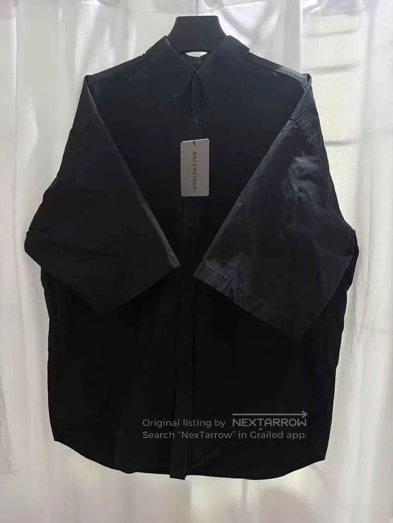 Balenciaga Balenciaga size 37 Black Seven-Nation Language Print Short Size US S / EU 44-46 / 1 - 2 Thumbnail