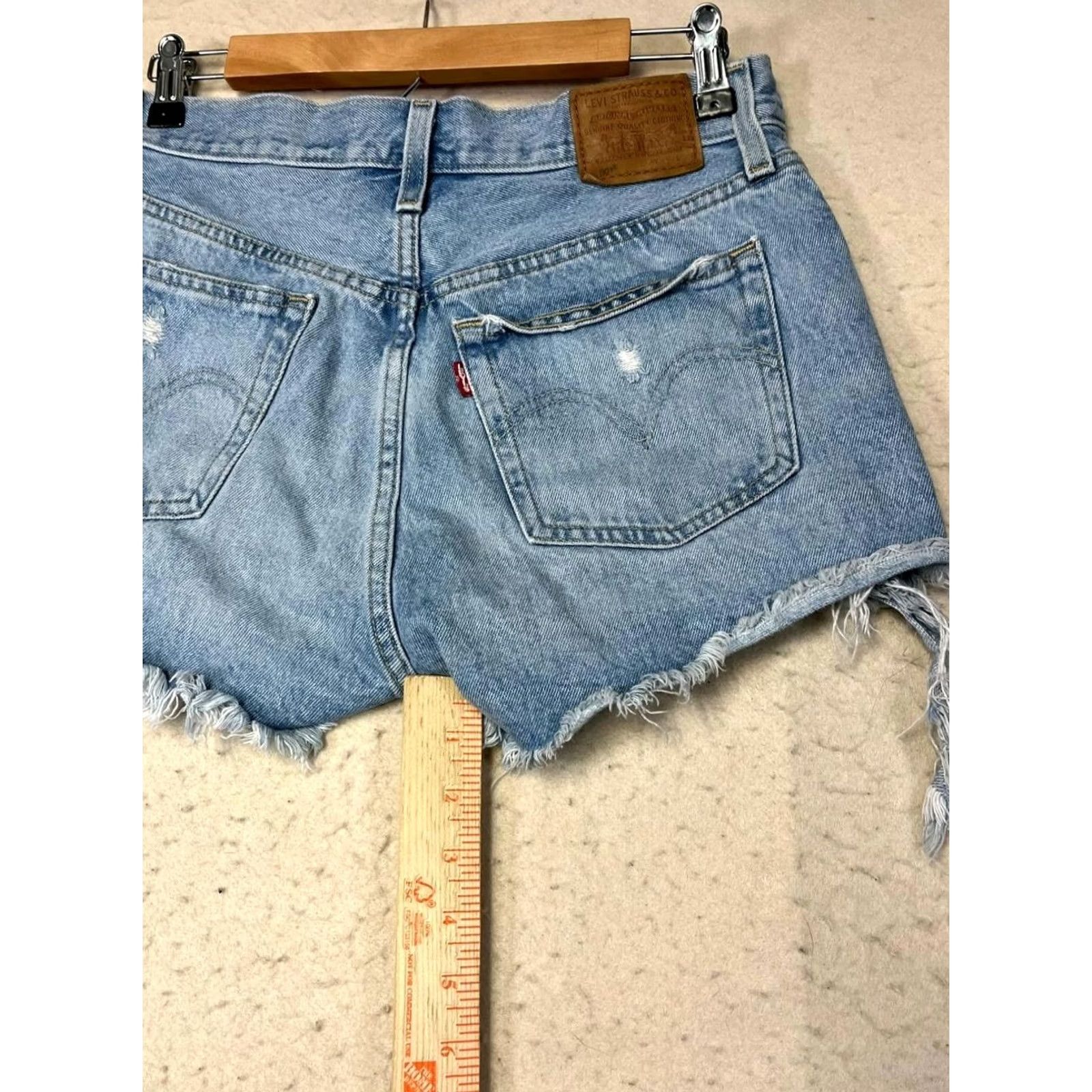 Levi's VINTAGE Levi's 501 distressed cutoff shorts light wash blue Denim Womens Size 27 Cut-Off Denim, Flat Front, Regular Size 27, Womens Blue denim shorts Size 27" / US 4 / IT 40 - 3 Thumbnail
