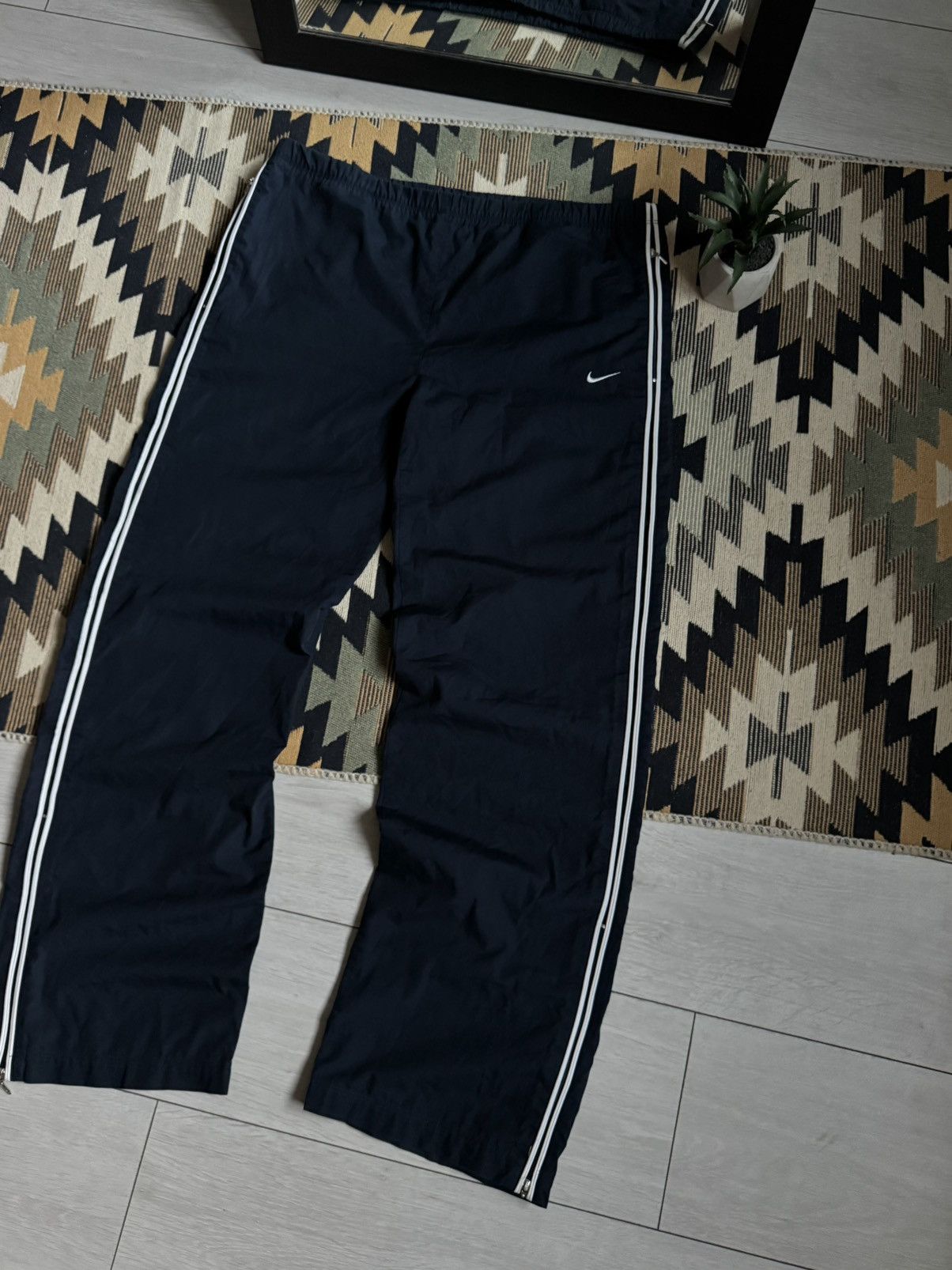 Nike Vintage Nike Nylon Y2K Swoosh Baggy Pants Size US 34 / EU 50 - 4 Thumbnail