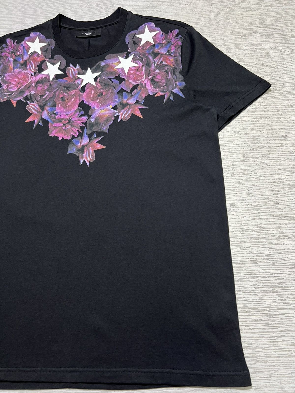 Givenchy Givenchy - Riccardo Tisci - Floral Print Star Neckline Tee Size US L / EU 52-54 / 3 - 6 Thumbnail