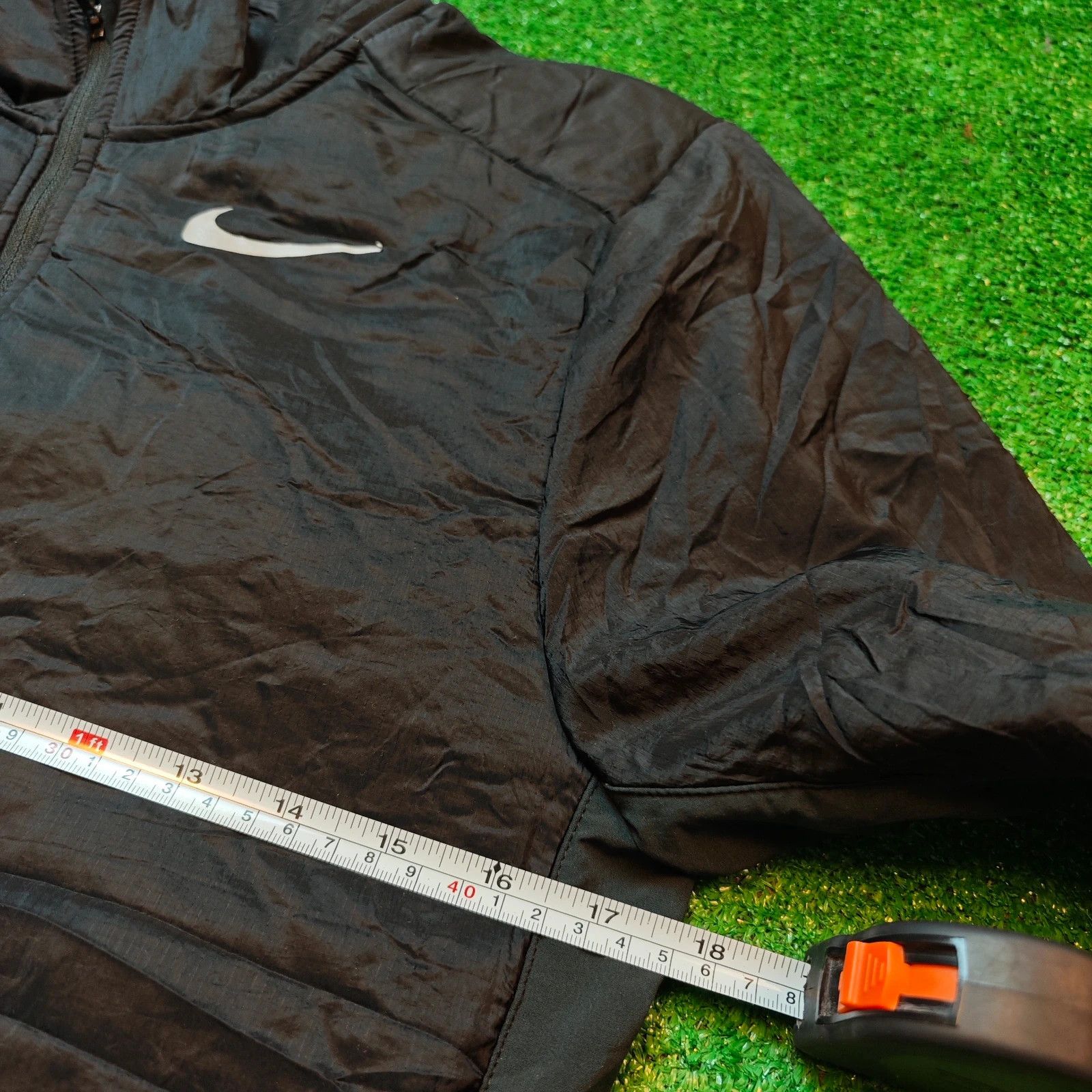 Nike Nike Aerolayer Jacket Mens Small Full Zip Black Running Size US S / EU 44-46 / 1 - 9 Thumbnail