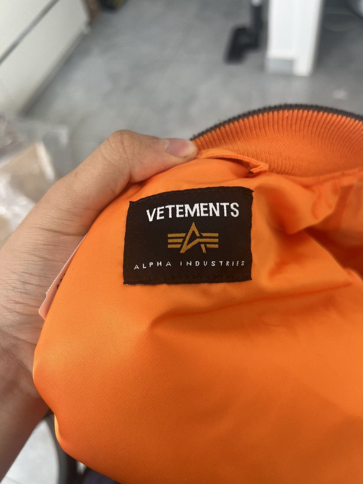 Alpha Industries × Vetements Vetements x Alpha SS18 reversible emoji bomber Size US XS / EU 42 / 0 - 13 Thumbnail