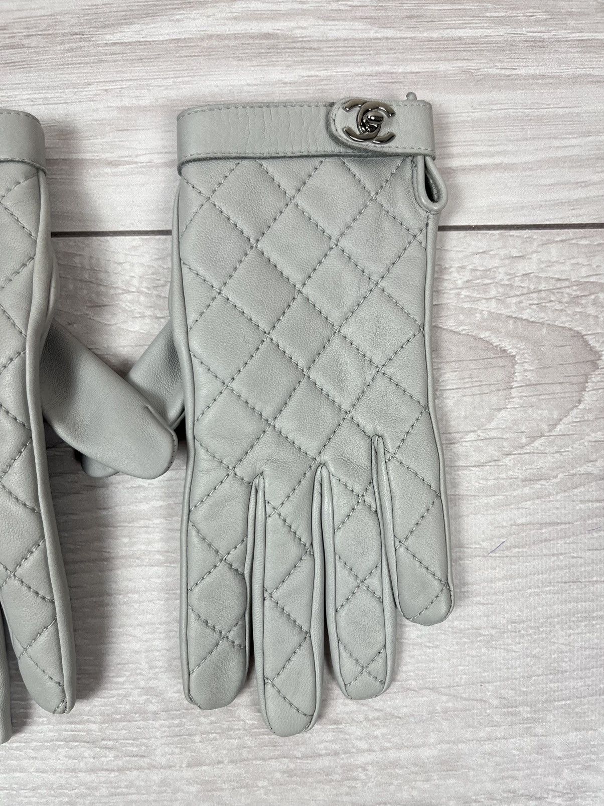 Chanel Chanel Luxury Grey Leather Lambskin Silk Lining Logo Gloves Size ONE SIZE - 4 Thumbnail