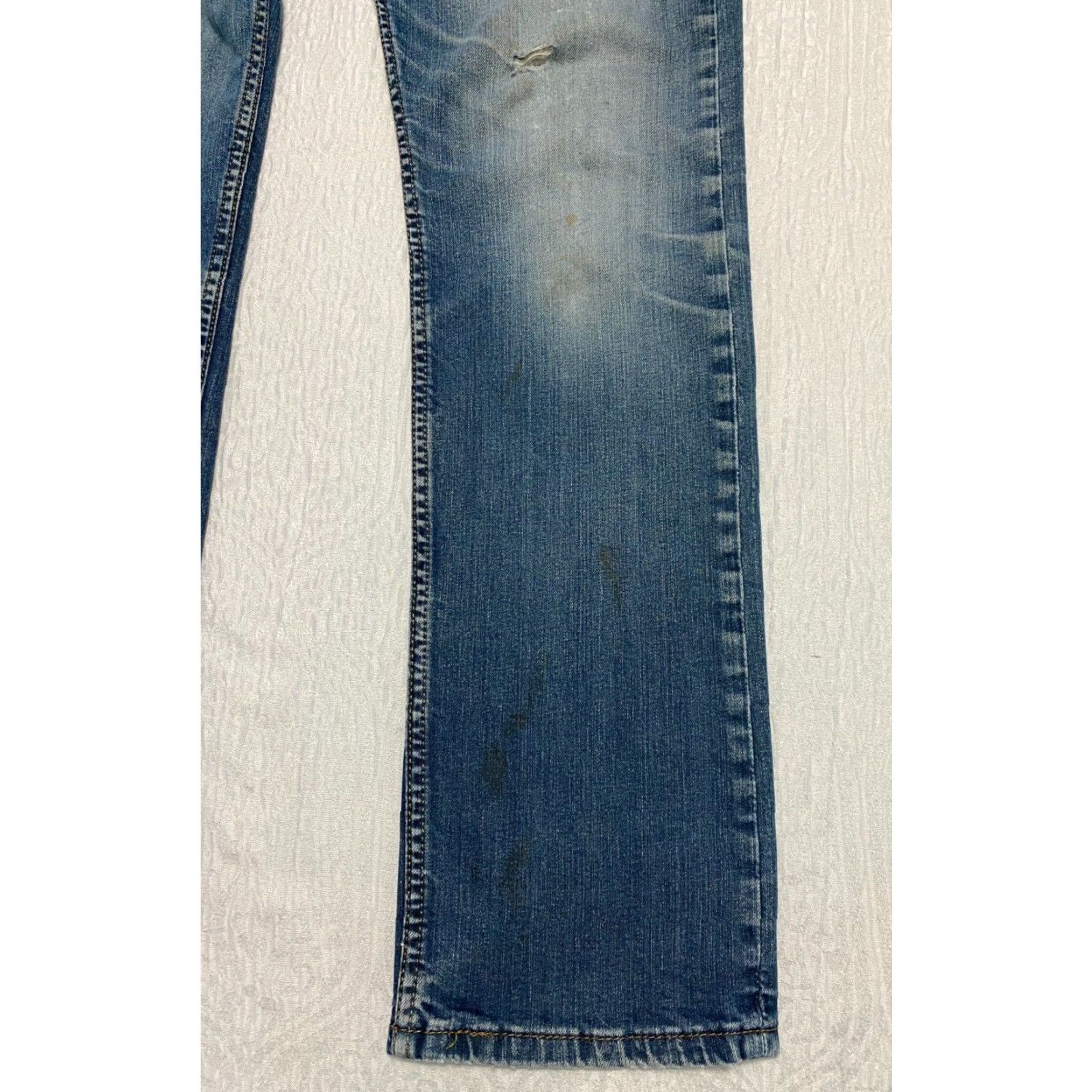 Levi's VINTAGE Levi's 513 Slim Straight Jeans Mens 31x30 Blue Distressed Whiskers Medium Wash 5-Pocket Denim Cotton Elastane USA 500 Series Mens Size US 31 - 2 Thumbnail