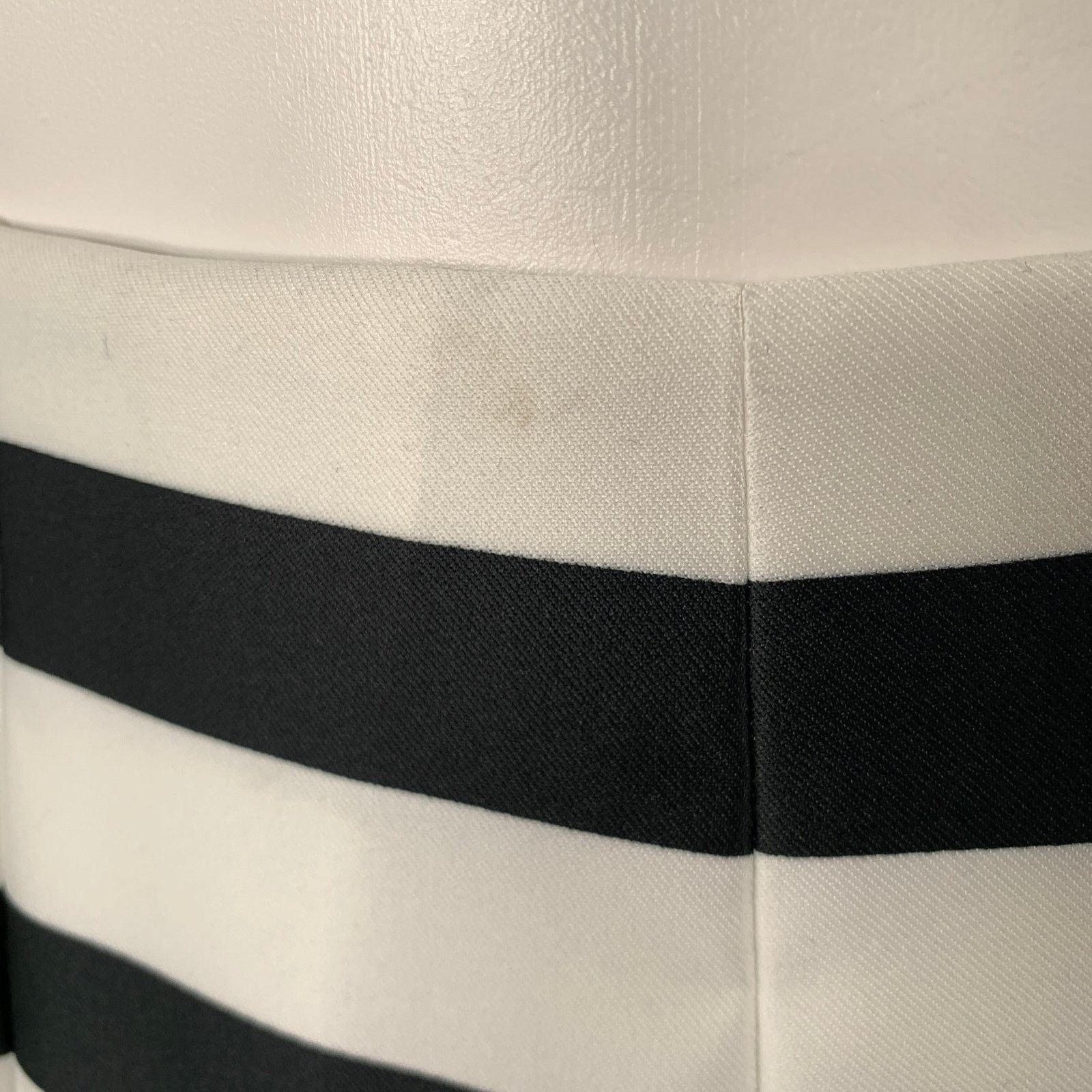 Marc Jacobs MARC JACOBS Size 0 Black White Polyester Stripe Flared Skirt Size 25" / US 0 / IT 36 - 3 Thumbnail