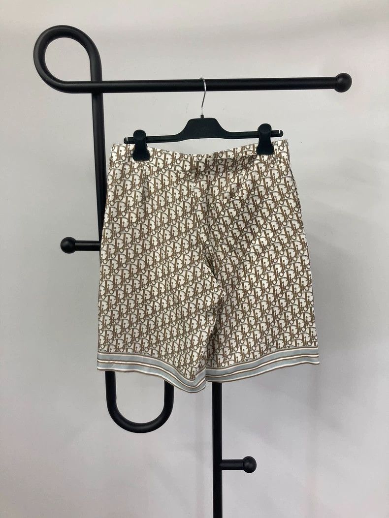 Dior Dior Lao Huaman logo silk shorts Size US 30 / EU 46 - 2 Thumbnail