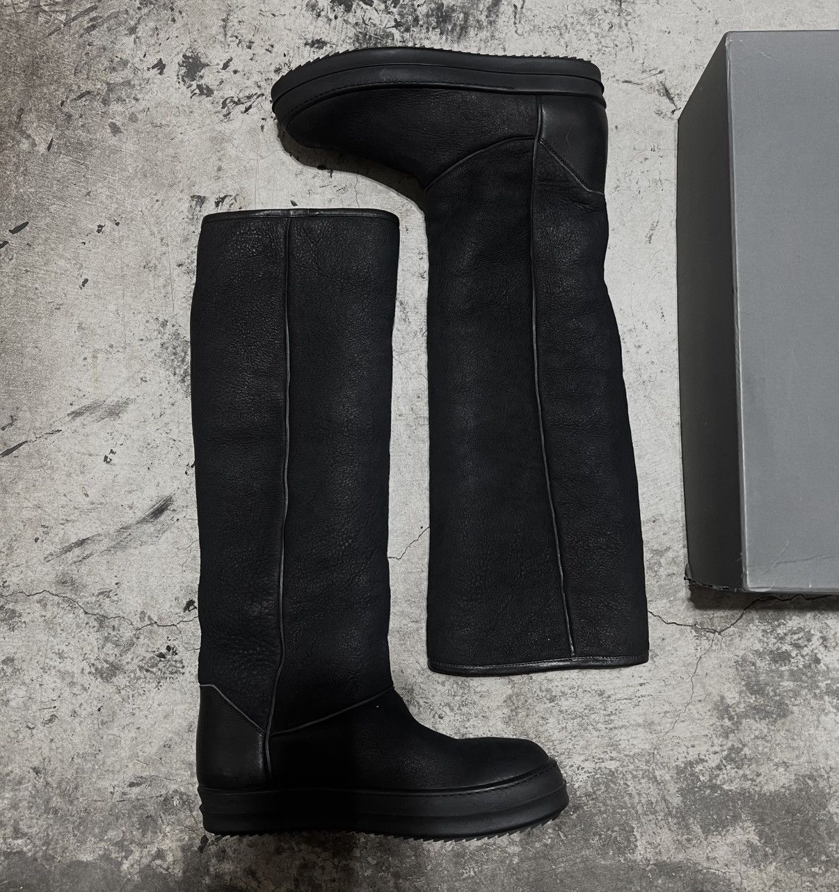 Rick Owens Rick Owens FW14 Moody Blistered Lambskin Shearling Uggs High Size US 9.5 / EU 42-43 - 2 Thumbnail