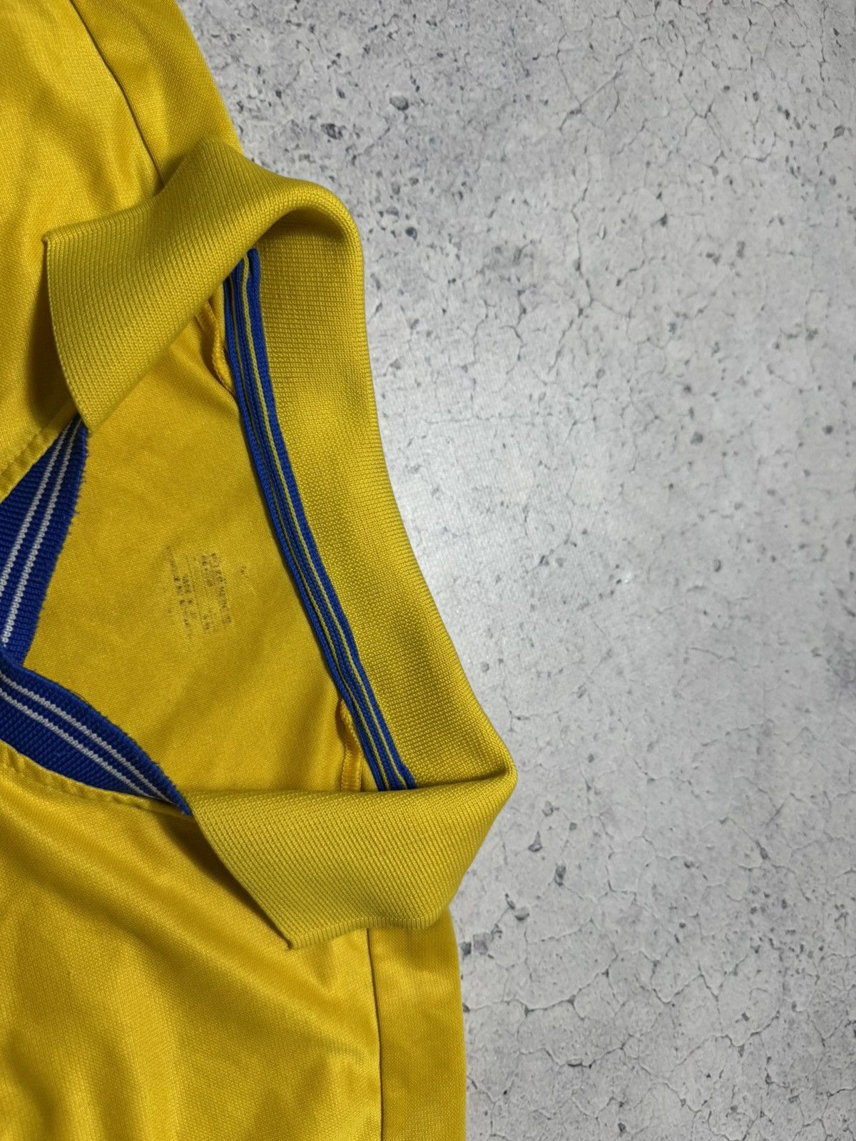 Nike Nike FC Leeds United 2000/2001 Vintage Soccer Jersey Size US XXL / EU 58 / 5 - 6 Thumbnail