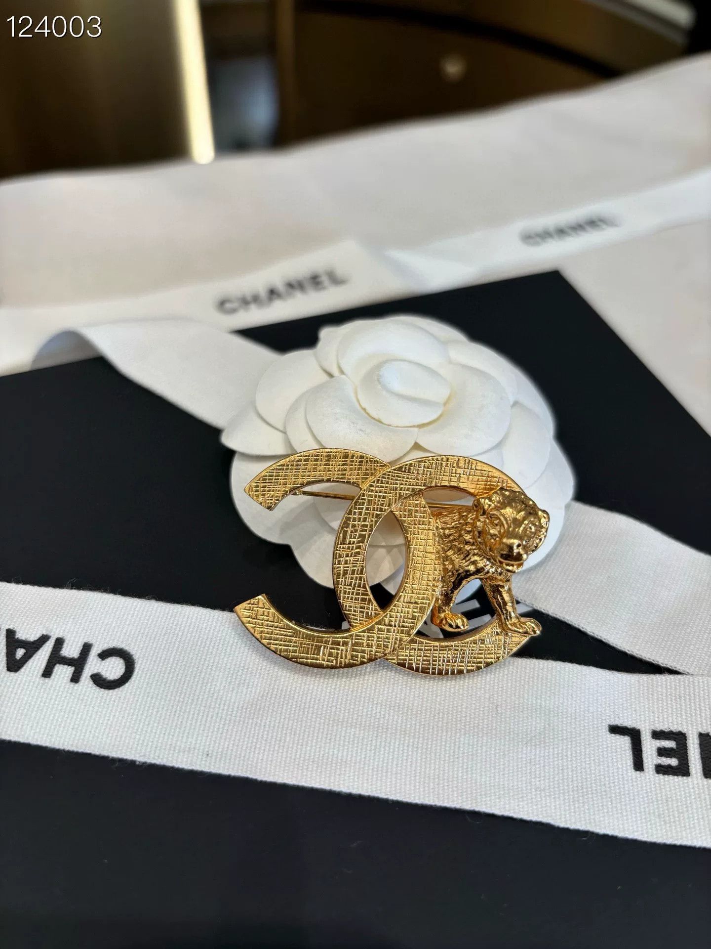 Chanel Chanel 22A Limited Double C Lion Brooch Size ONE SIZE - 1 Thumbnail