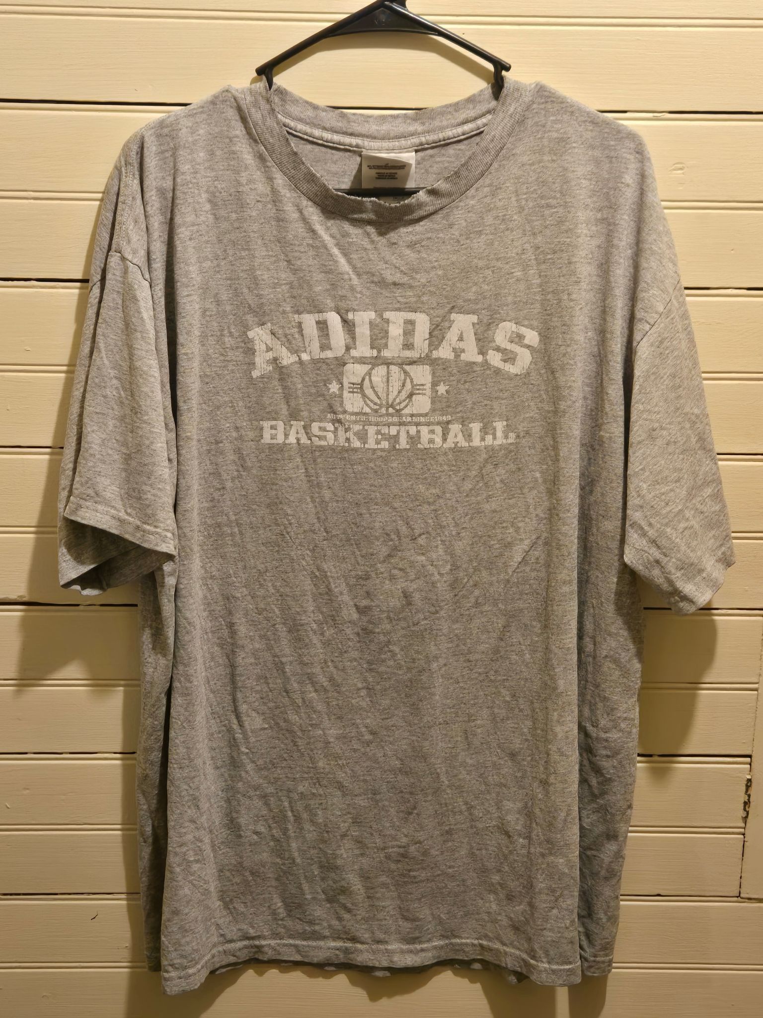 Adidas Adidas T-Shirt Mens L Gray Basketball Graphic Short Sleeve Size US L / EU 52-54 / 3 - 1 Thumbnail