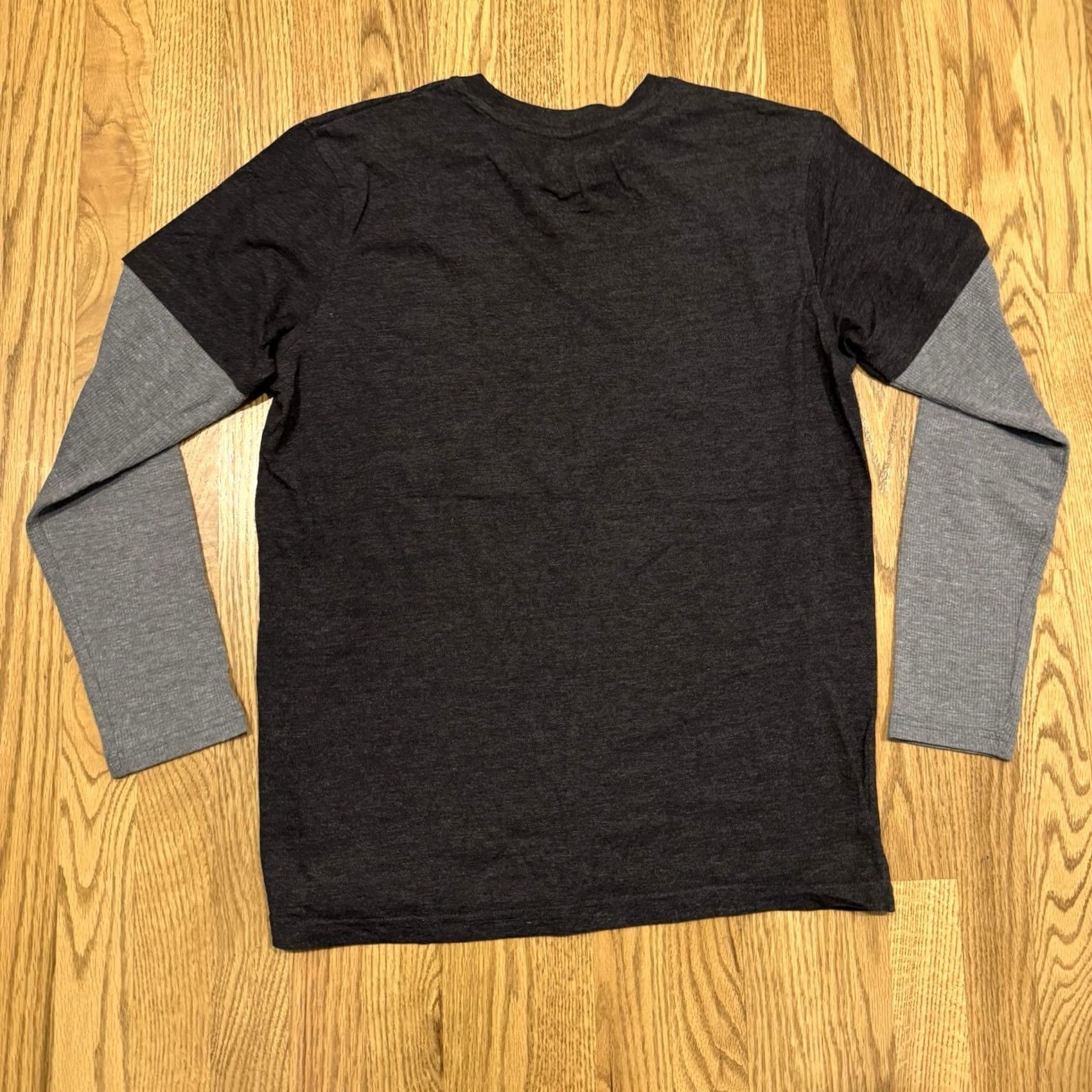 Vintage Call Of Duty Black Ops 3 Graphic Tee Men’s M Long Sleeve Skull Shirt Gray 2015 Activision Logo Crew Neck Video Games Shirt Mens Size US M / EU 48-50 / 2 - 6 Thumbnail