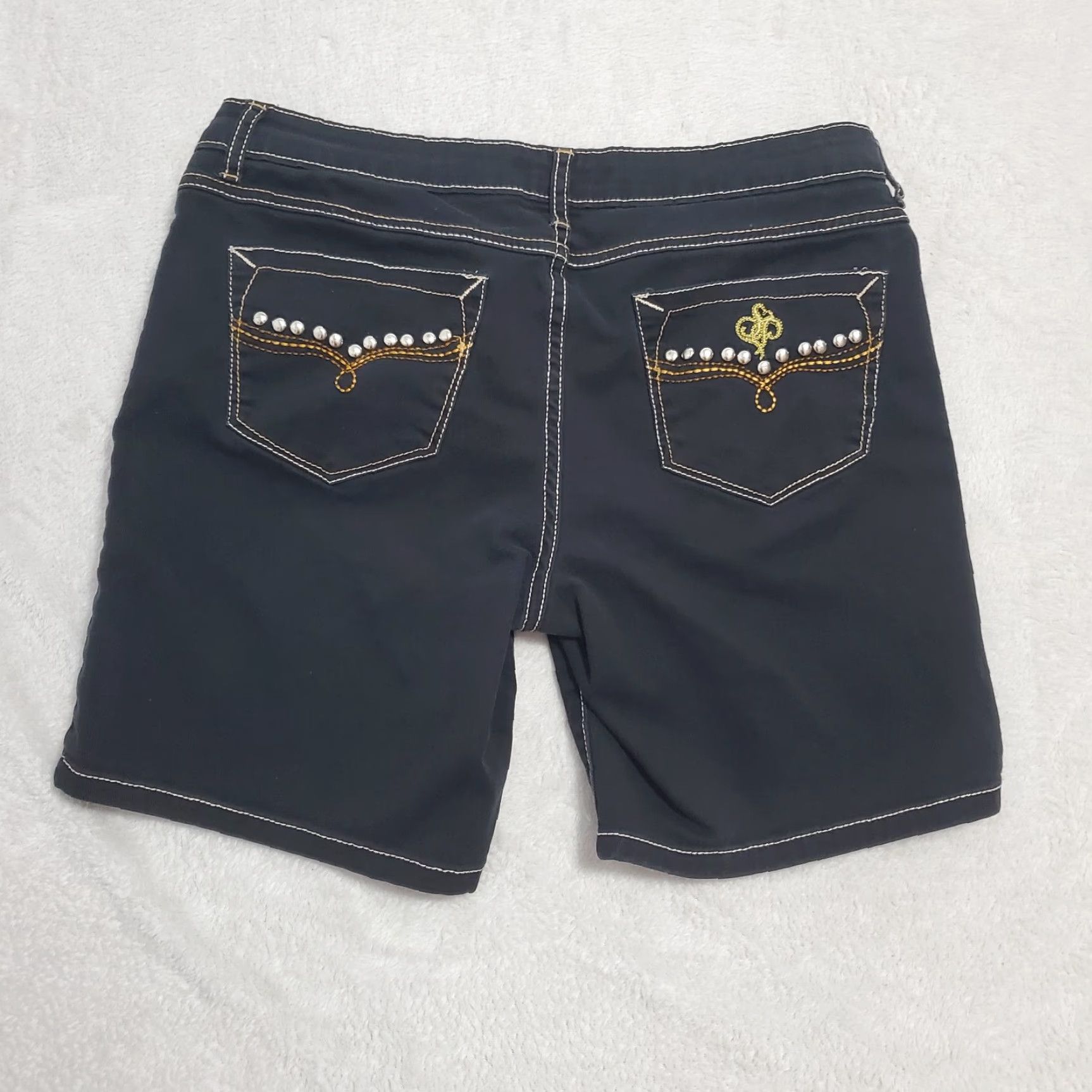 Southpole Southpole Denim Shorts Women 11 Black Embroidered Studded Pockets Stretch 5-Pocket Low Rise 90s Casual Jeans Shorts Womens Size 32" / US 10 / IT 46 - 2 Thumbnail